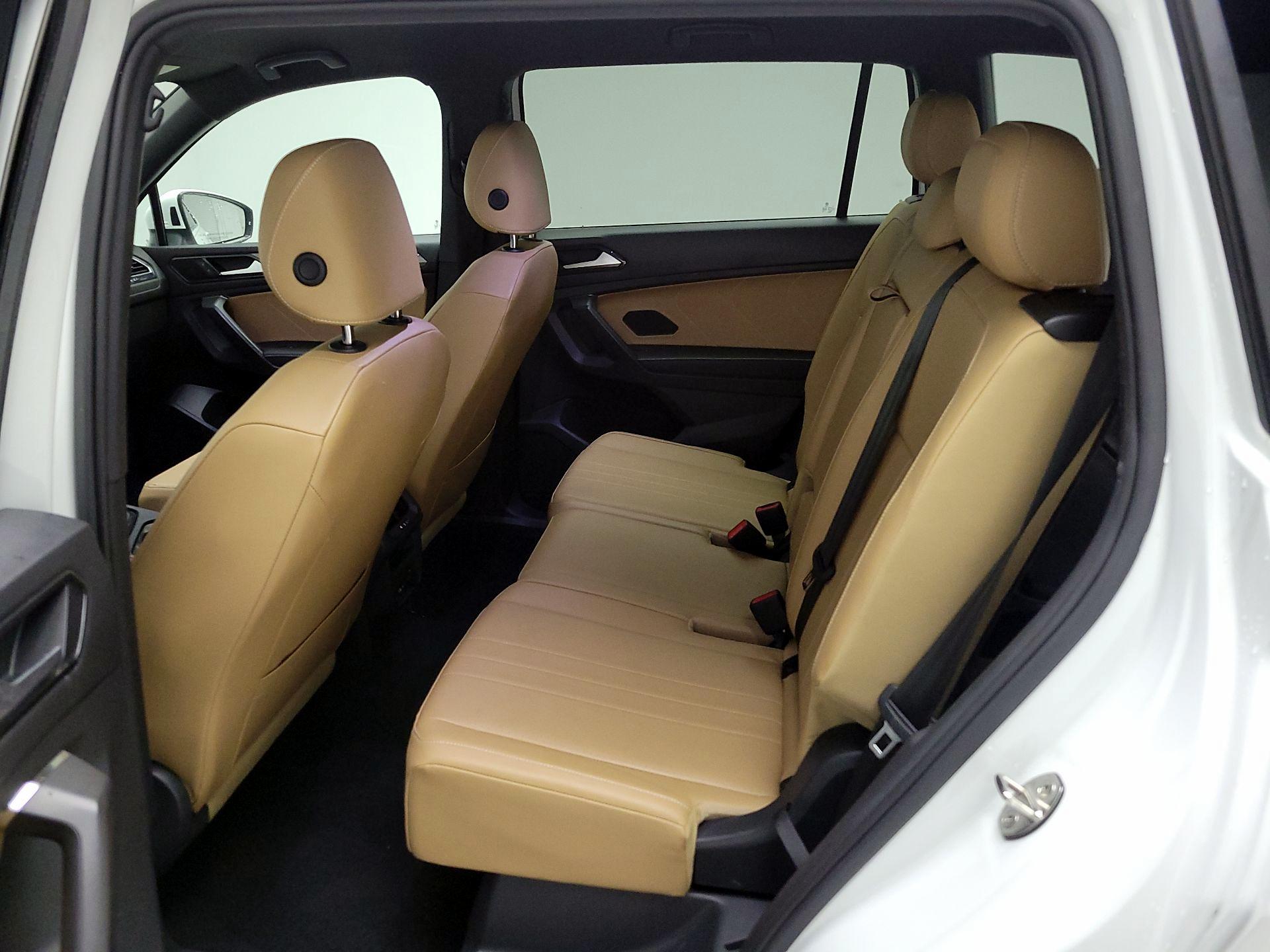 Thumbnail: 2022 Volkswagen Tiguan - 18