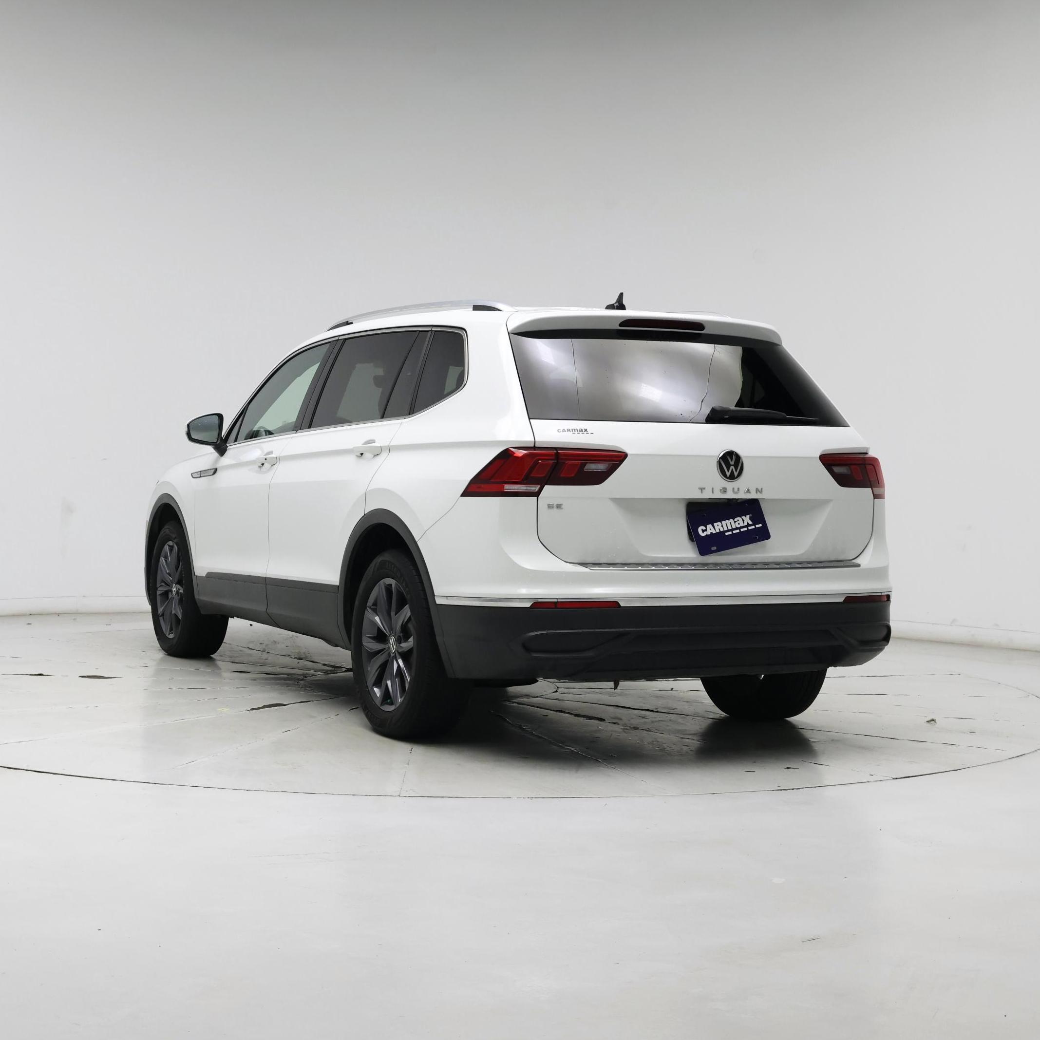 Thumbnail: 2022 Volkswagen Tiguan - 2