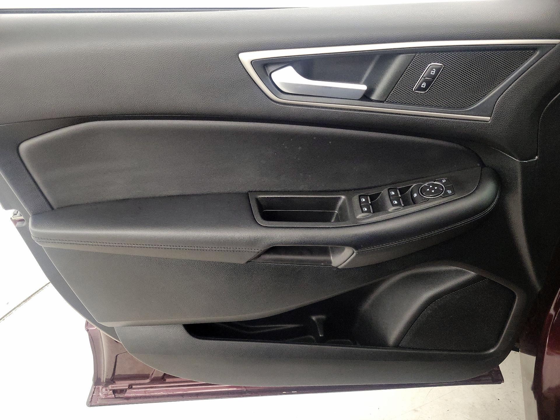 Thumbnail: 2022 Ford Edge - 12