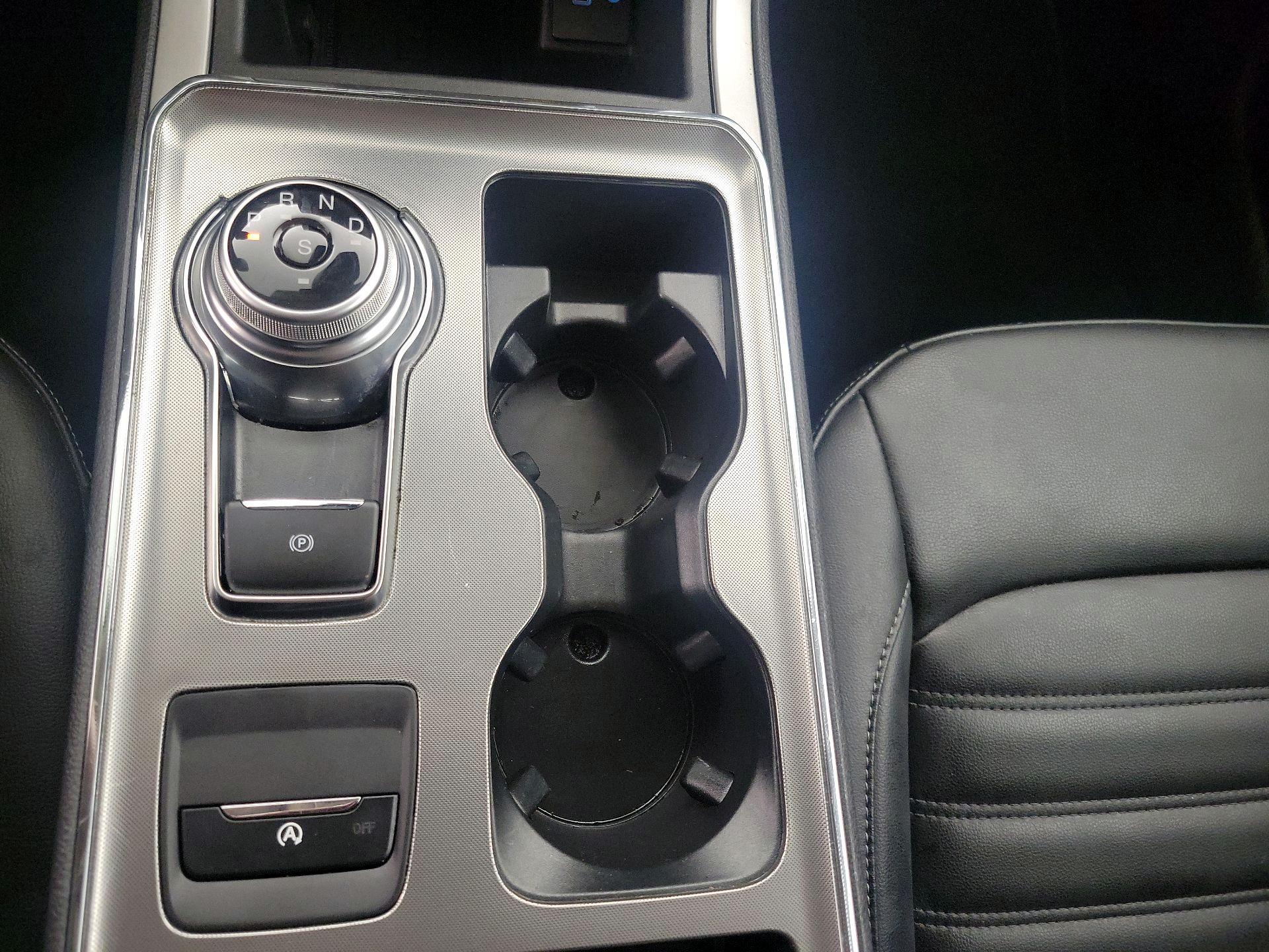 Thumbnail: 2022 Ford Edge - 17