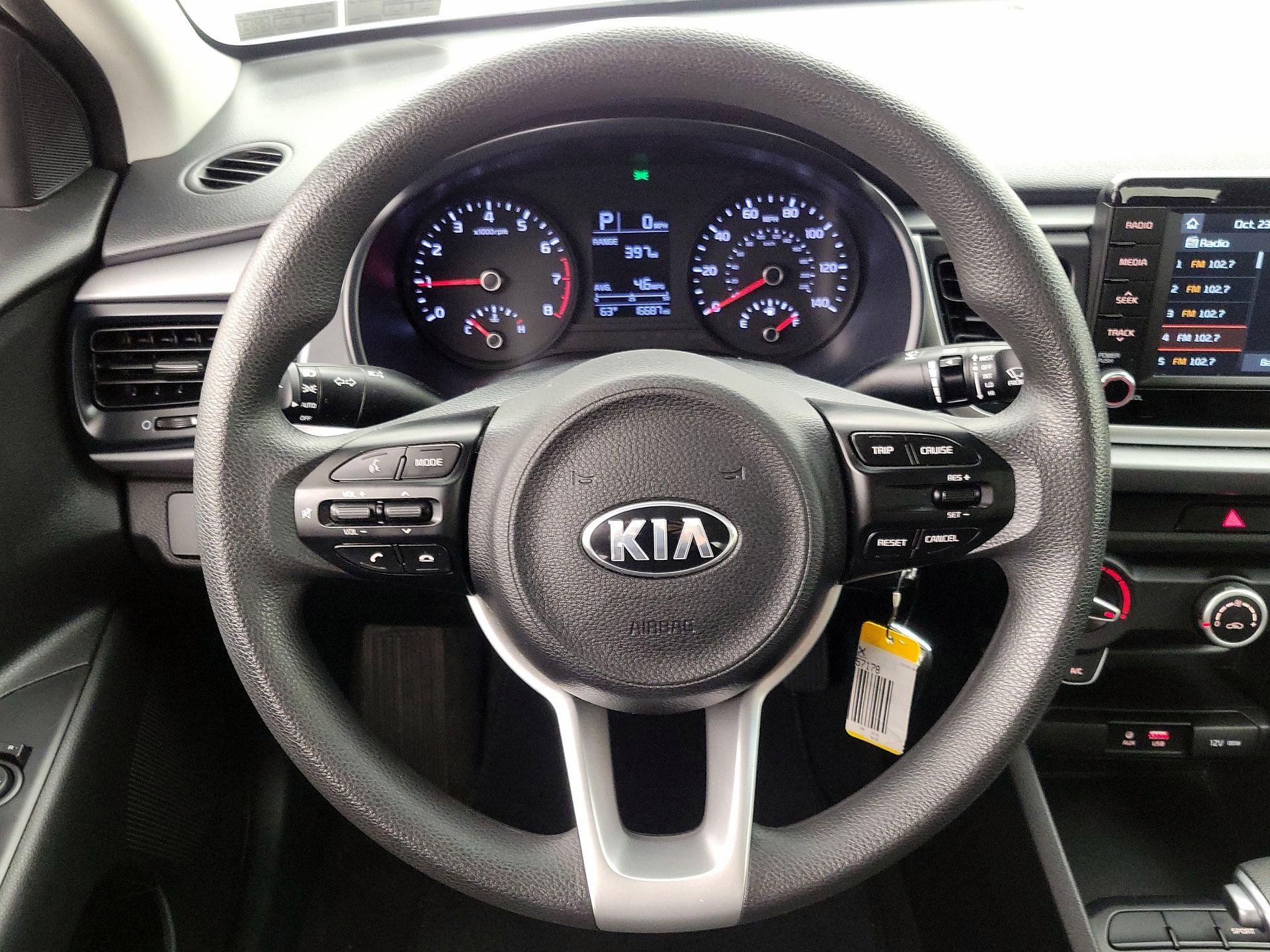 Thumbnail: 2020 Kia Rio - 10