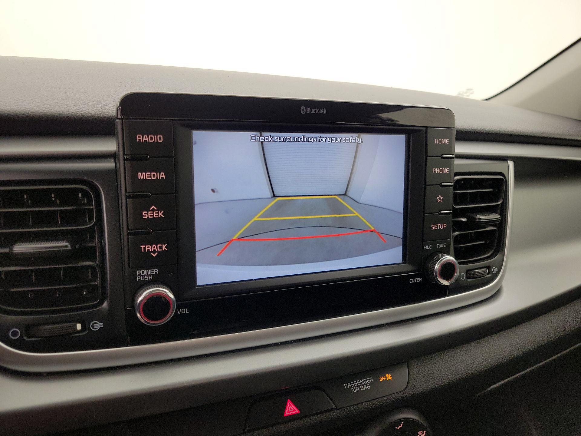 Thumbnail: 2020 Kia Rio - 14