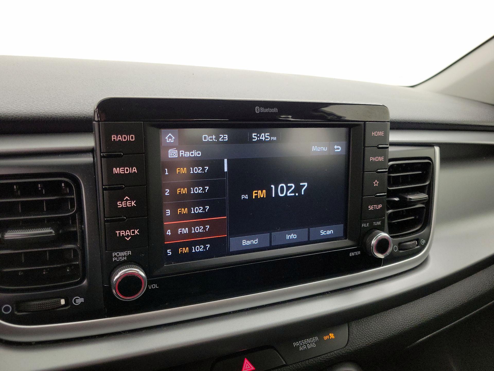 Thumbnail: 2020 Kia Rio - 15