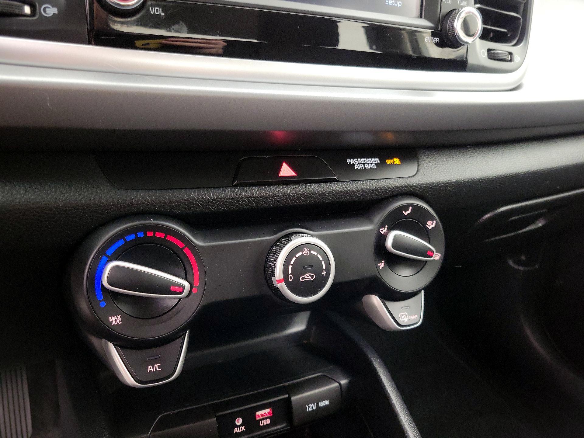 Thumbnail: 2020 Kia Rio - 16