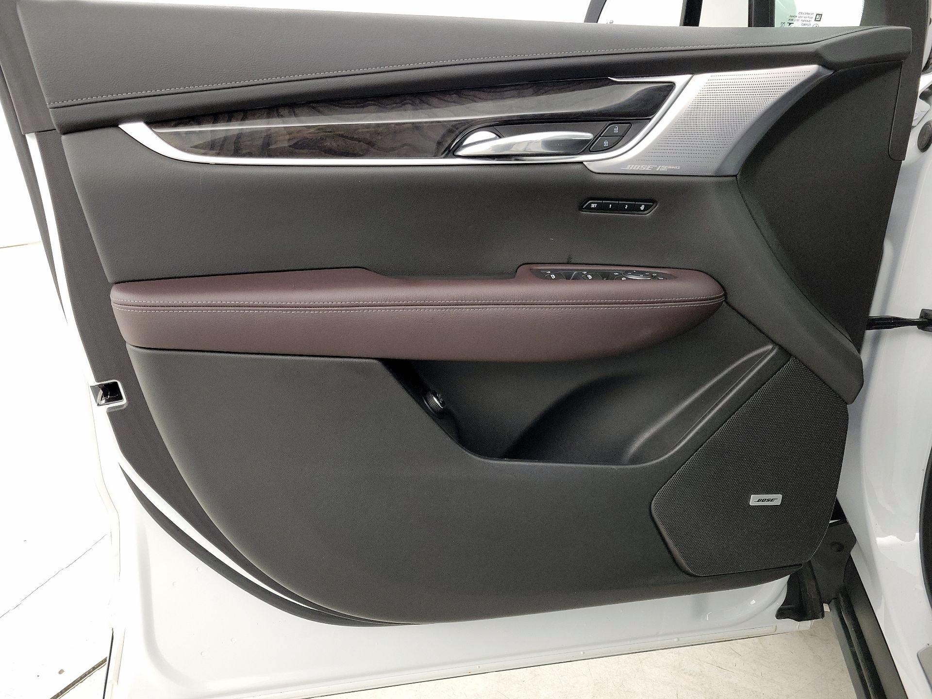 Thumbnail: 2023 Cadillac XT6 - 12