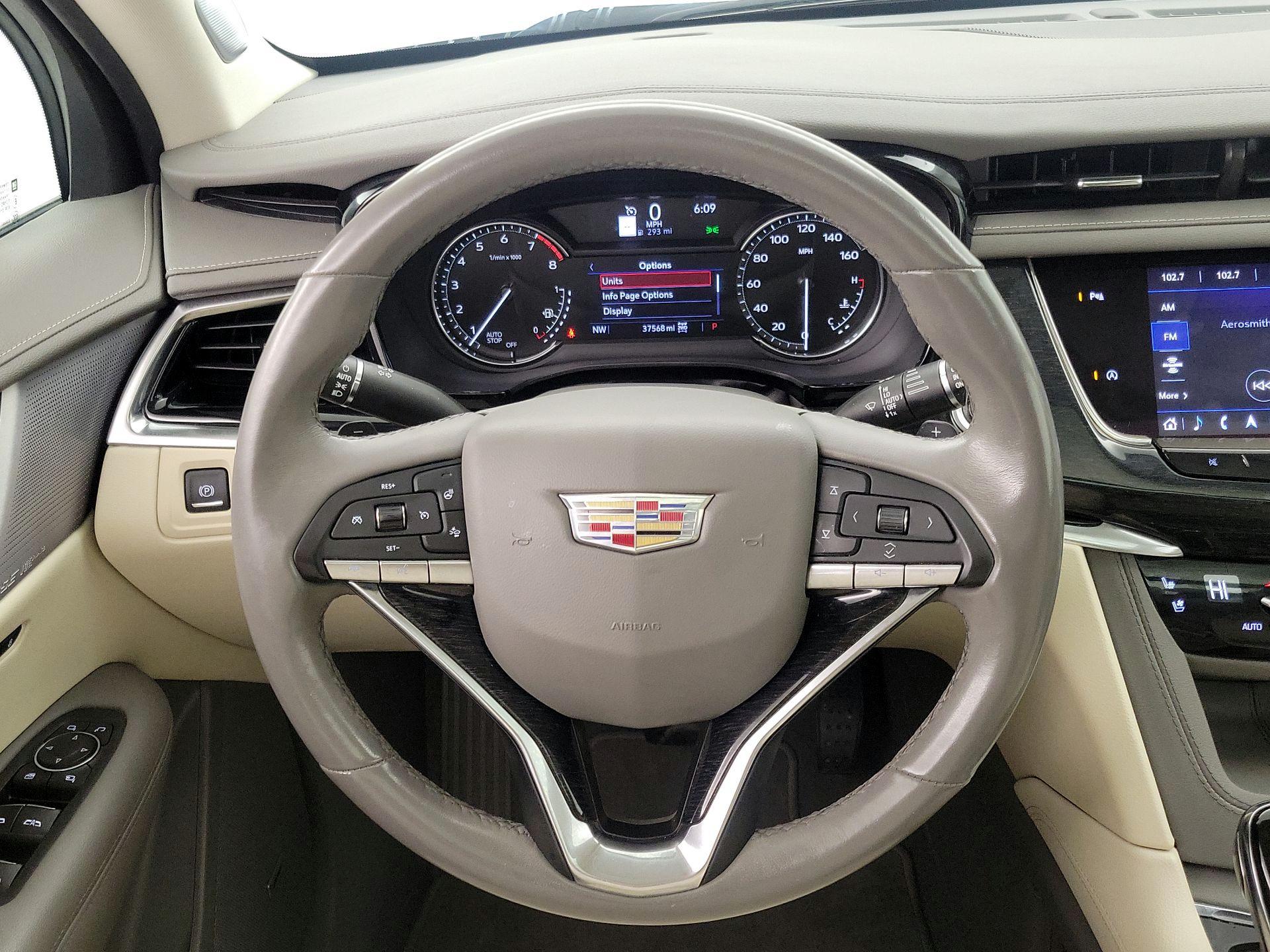 Thumbnail: 2023 Cadillac XT6 - 10