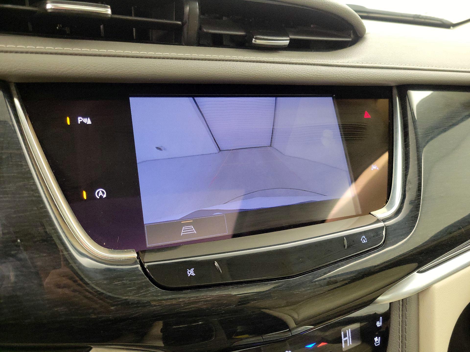 Thumbnail: 2023 Cadillac XT6 - 15