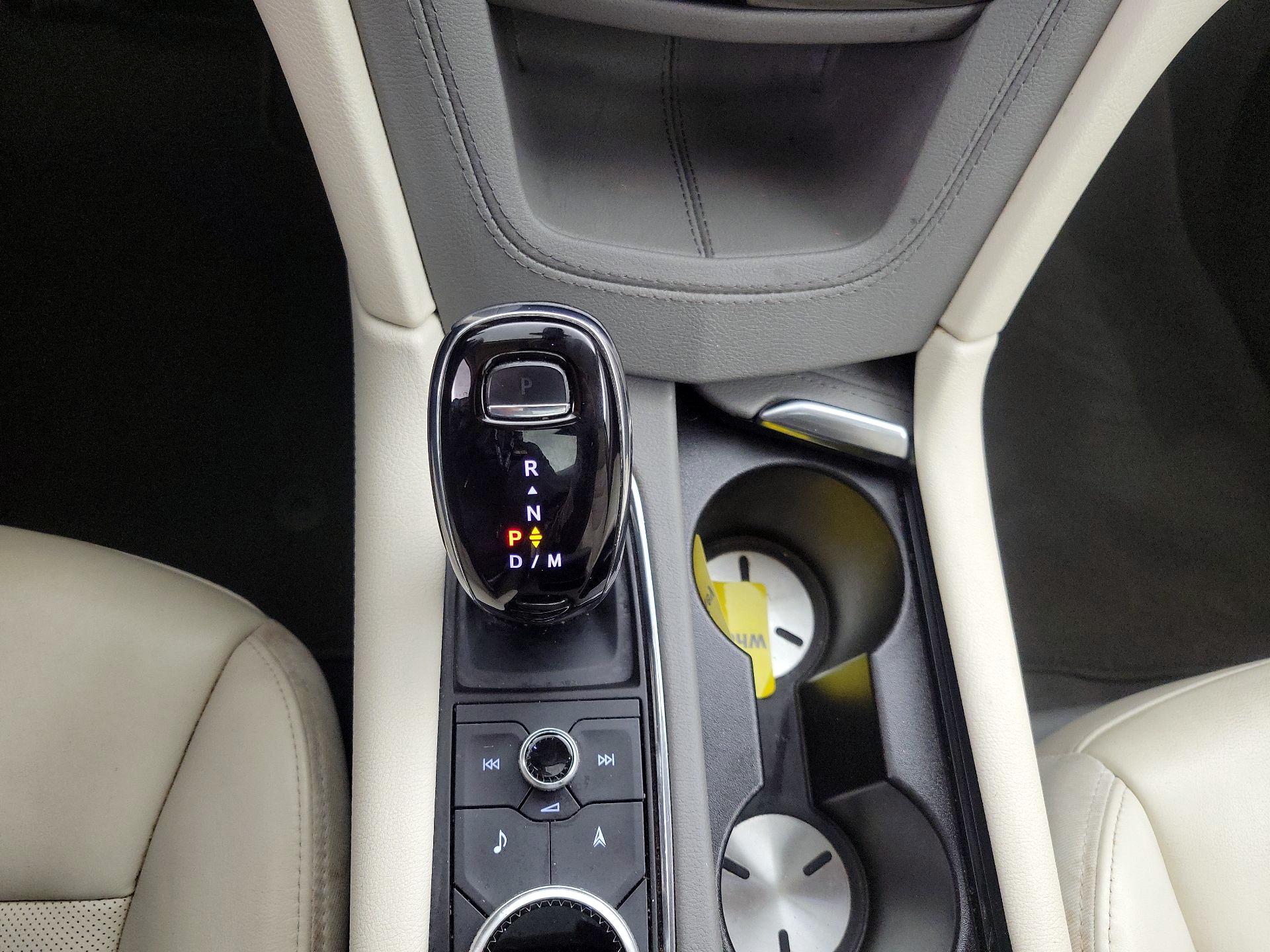 Thumbnail: 2023 Cadillac XT6 - 18