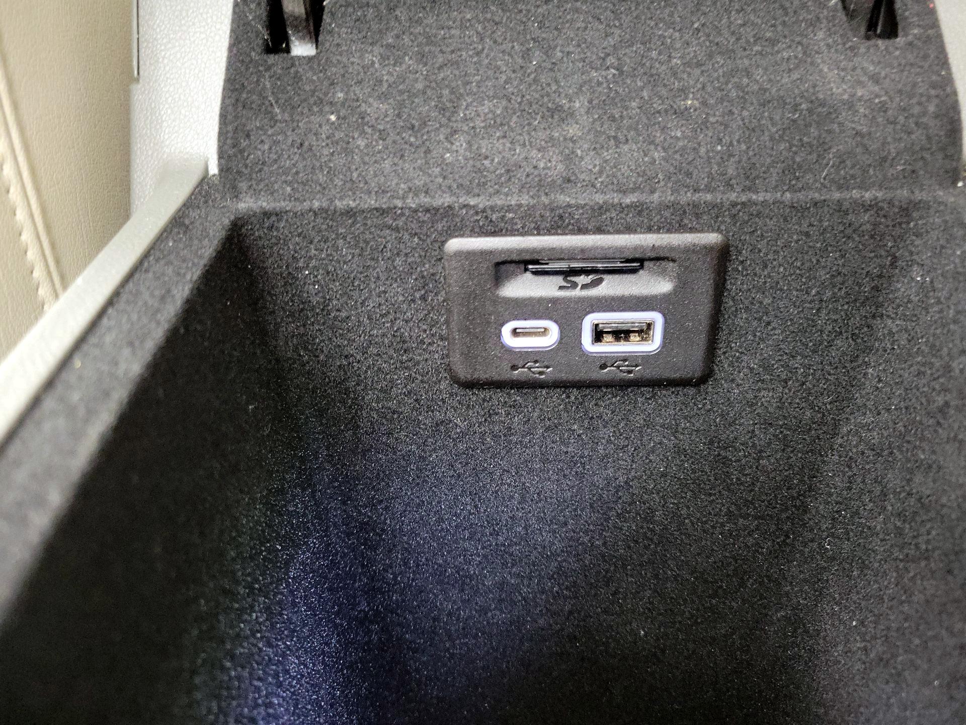 Thumbnail: 2023 Cadillac XT6 - 19