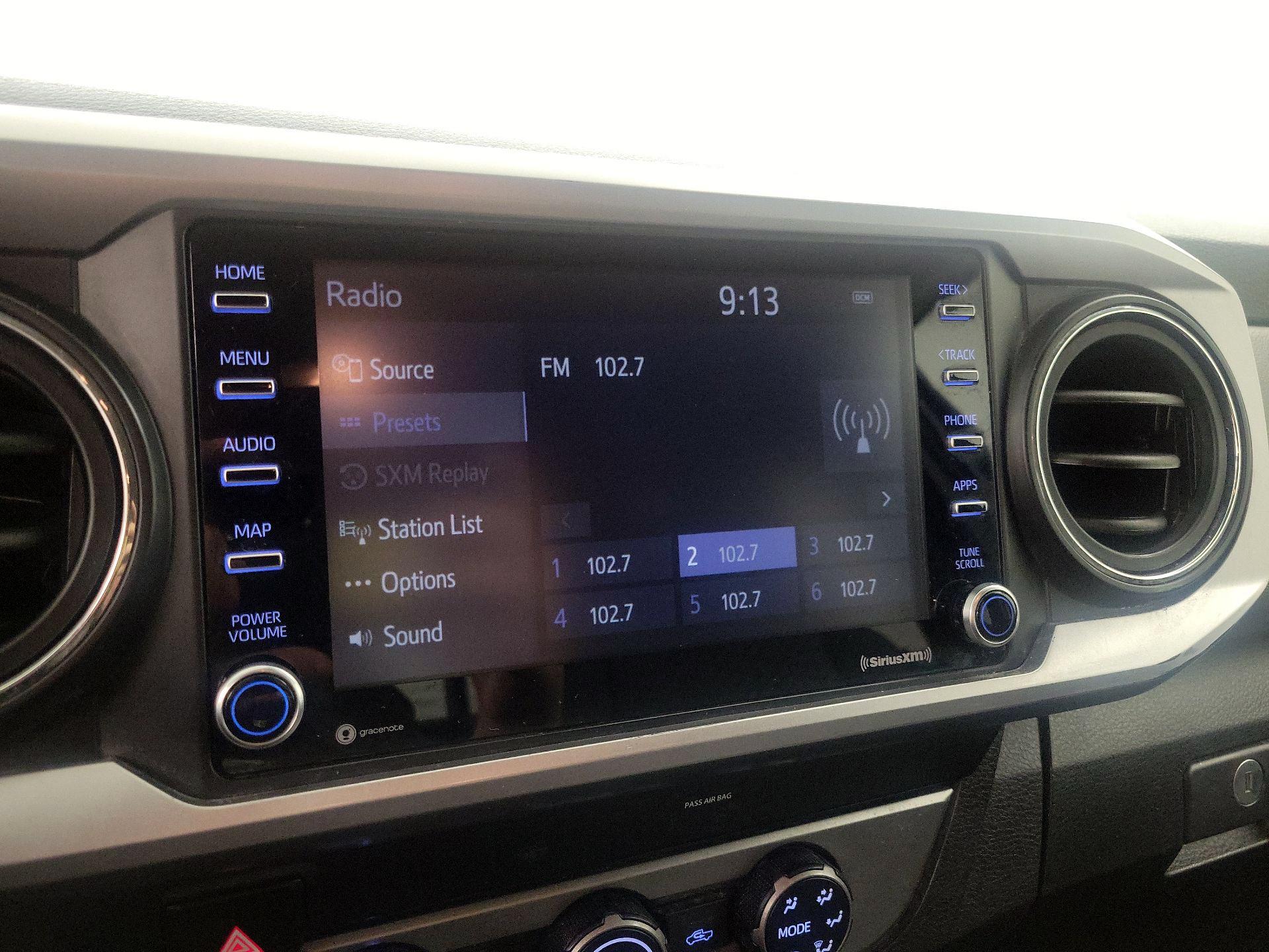 Thumbnail: 2022 Toyota Tacoma - 15