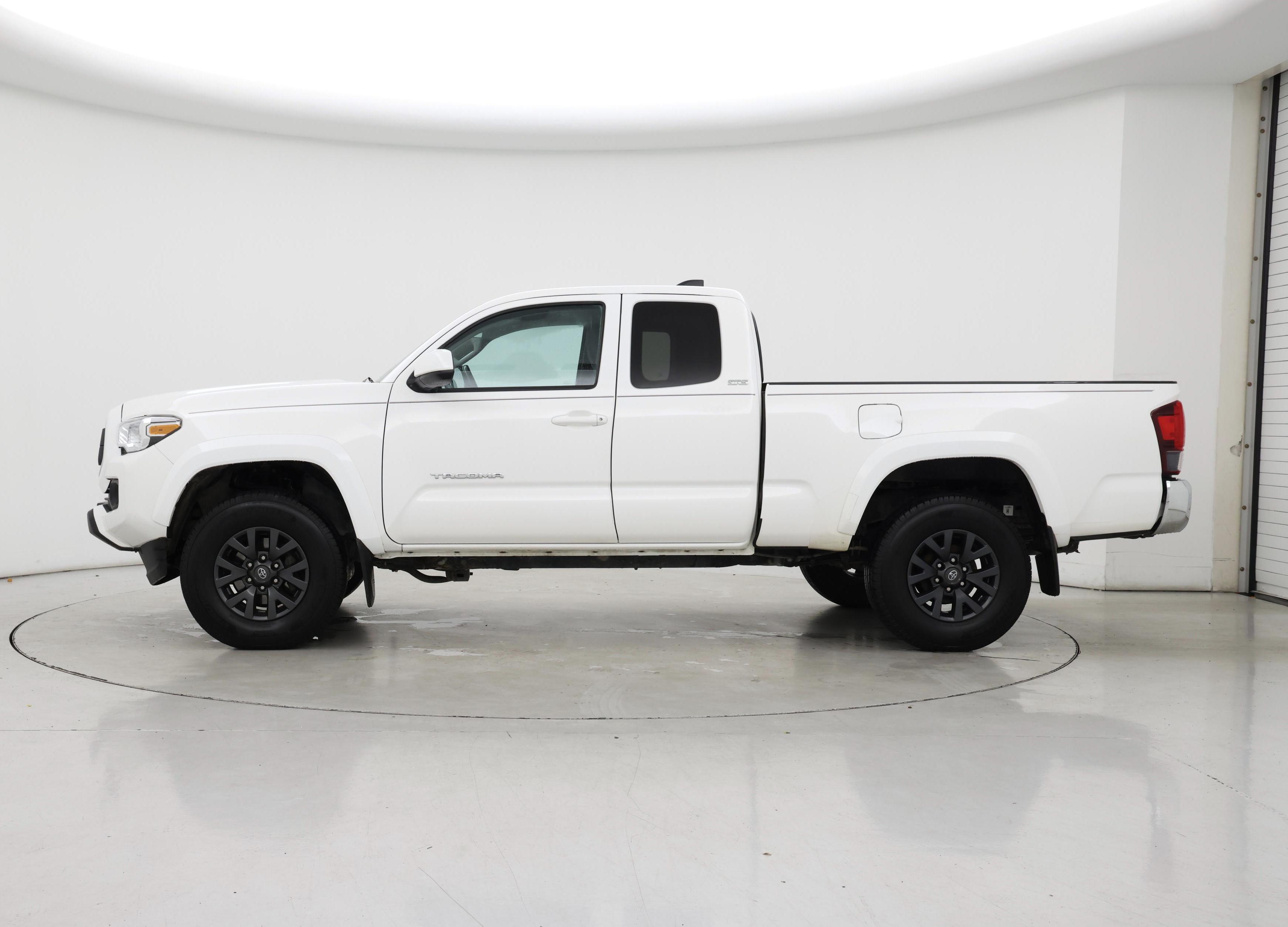 Thumbnail: 2022 Toyota Tacoma - 3