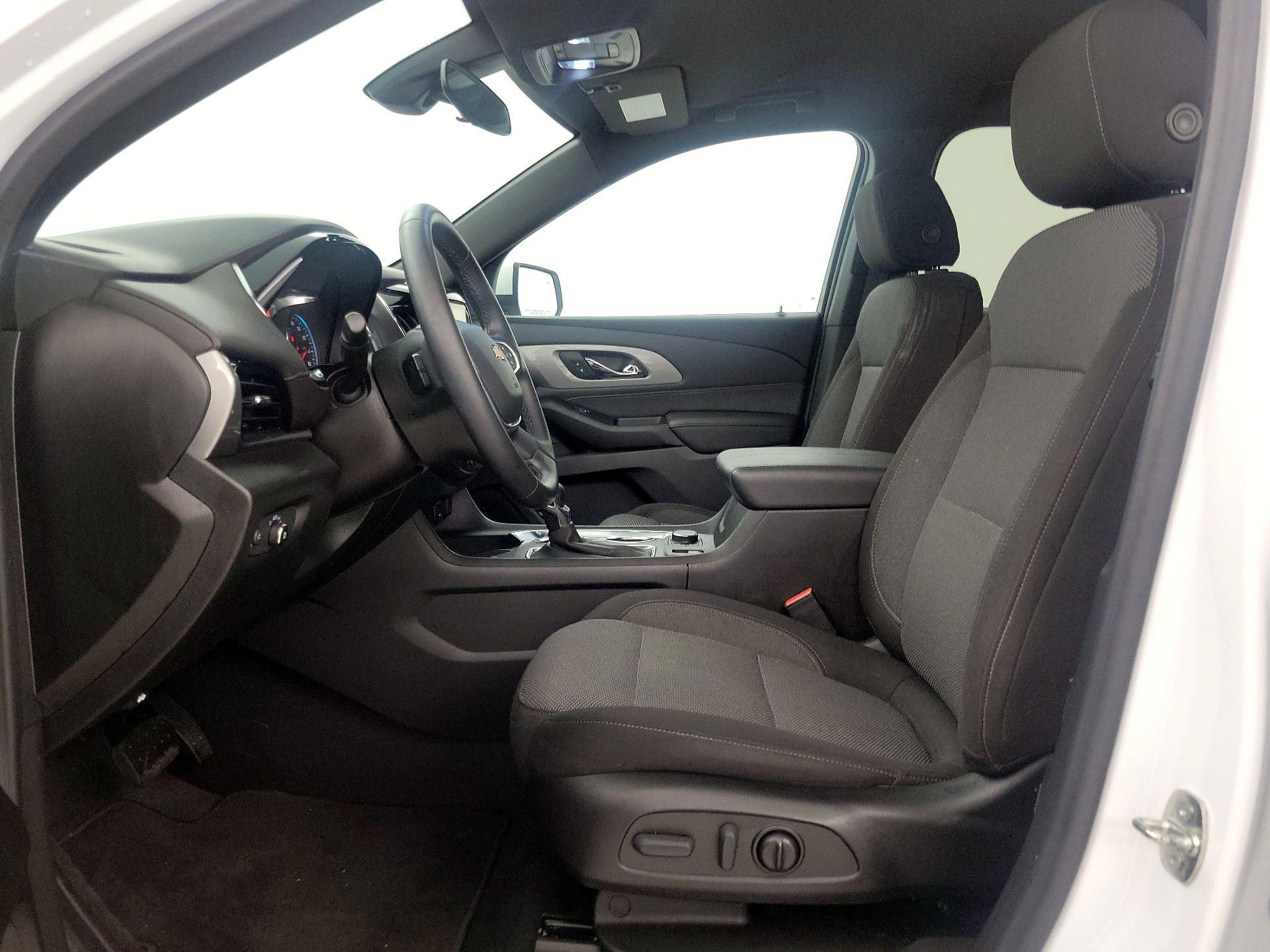 Thumbnail: 2023 Chevrolet Traverse - 11