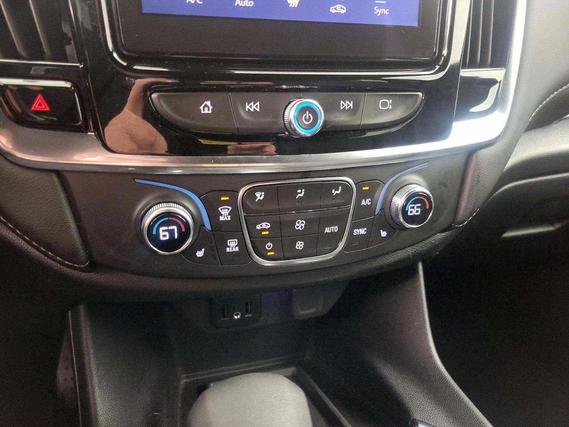 Thumbnail: 2023 Chevrolet Traverse - 16