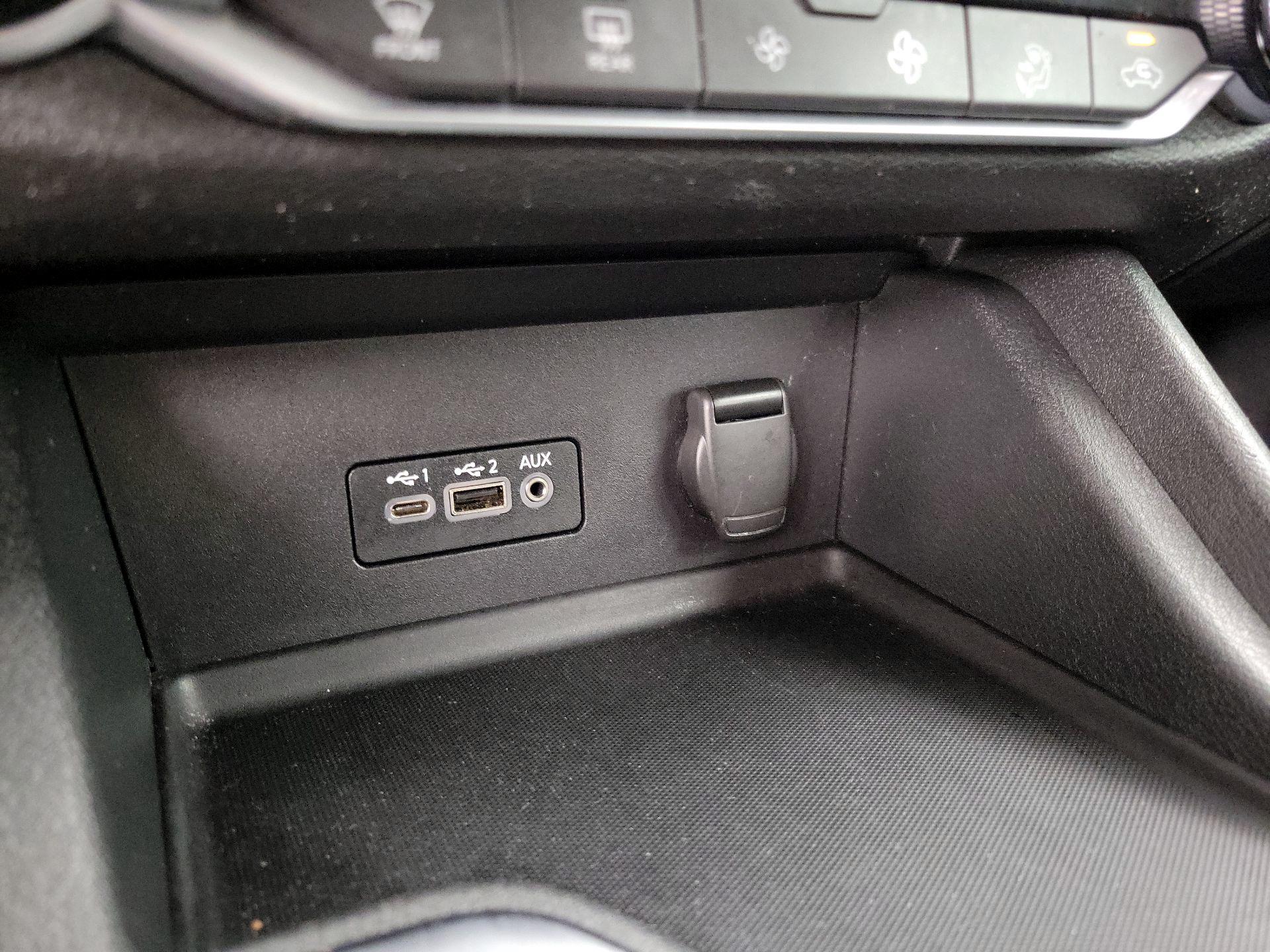 Thumbnail: 2020 Nissan Sentra - 18