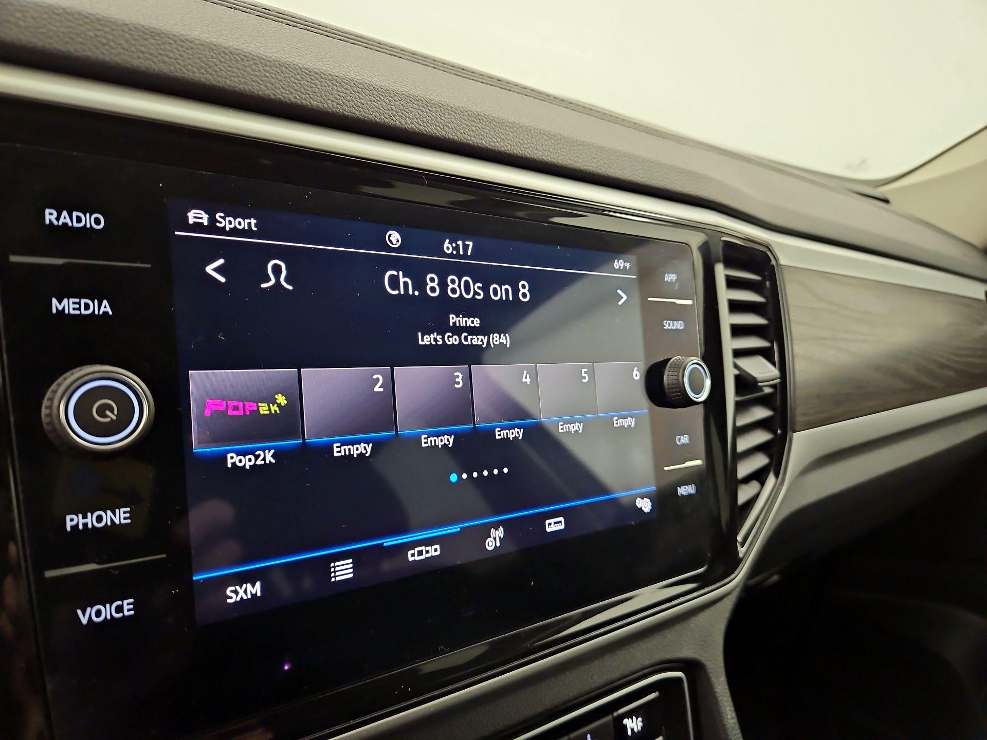 Thumbnail: 2023 Volkswagen Atlas - 15