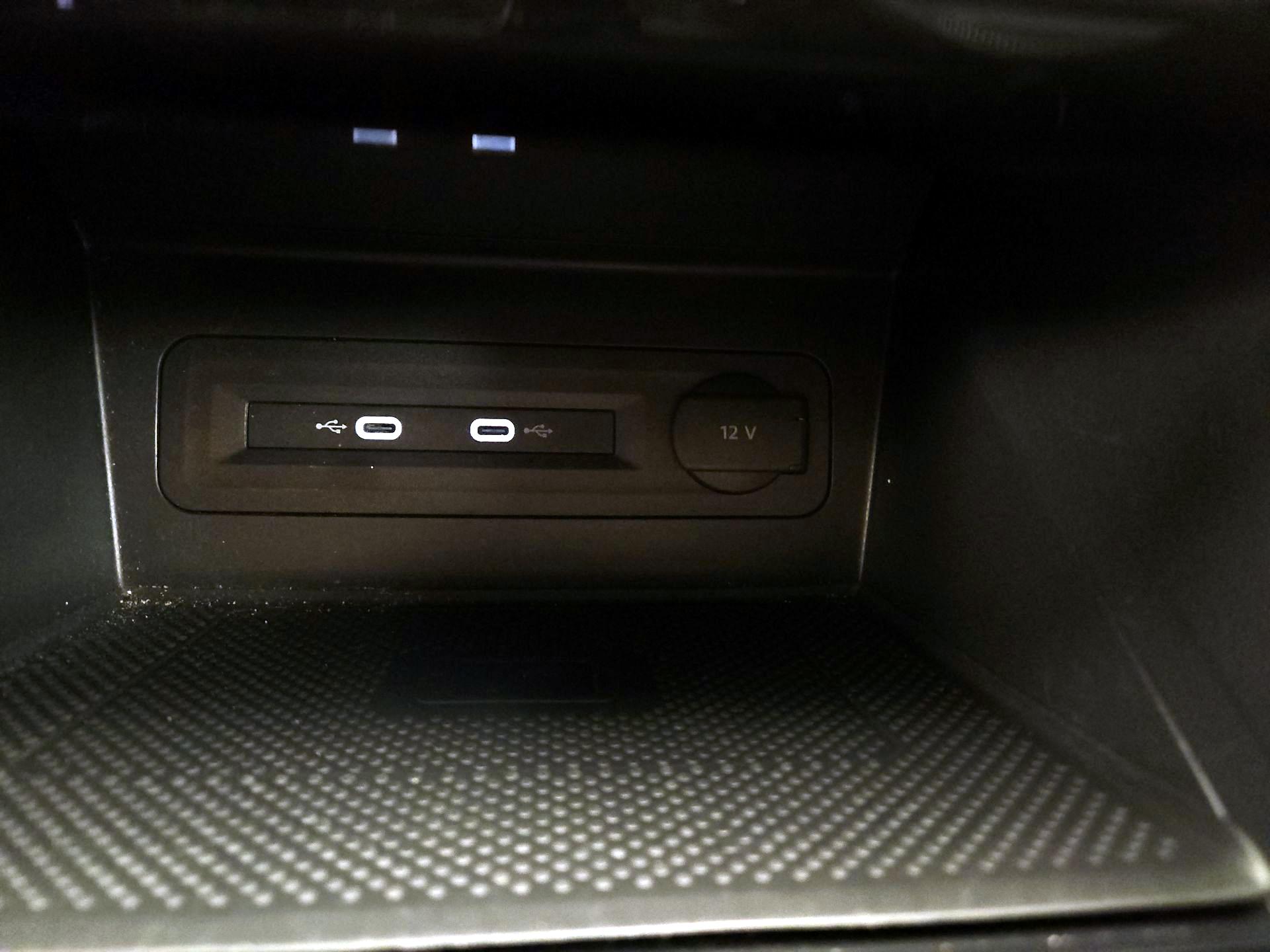 Thumbnail: 2023 Volkswagen Atlas - 18