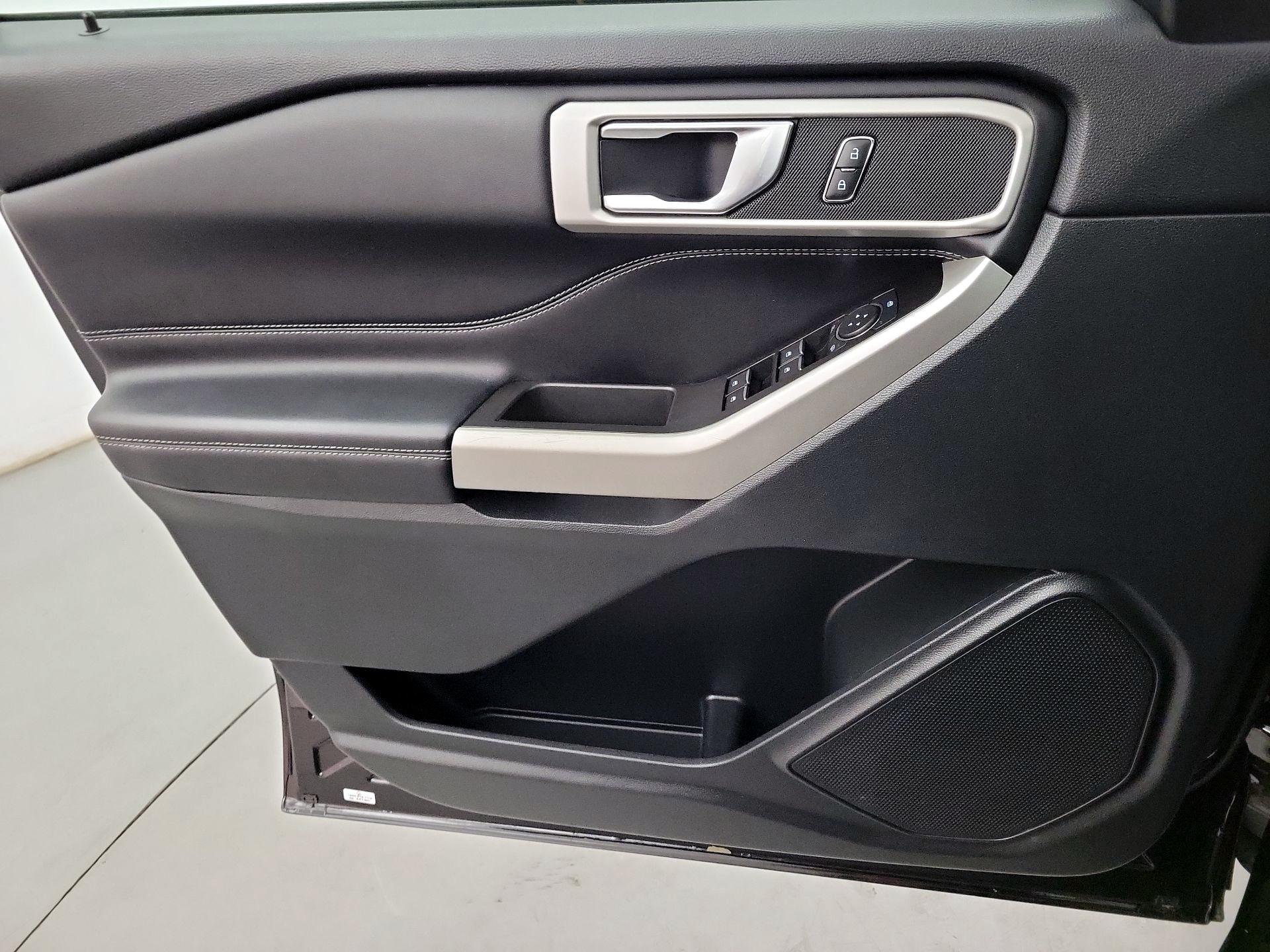 Thumbnail: 2021 Ford Explorer - 10