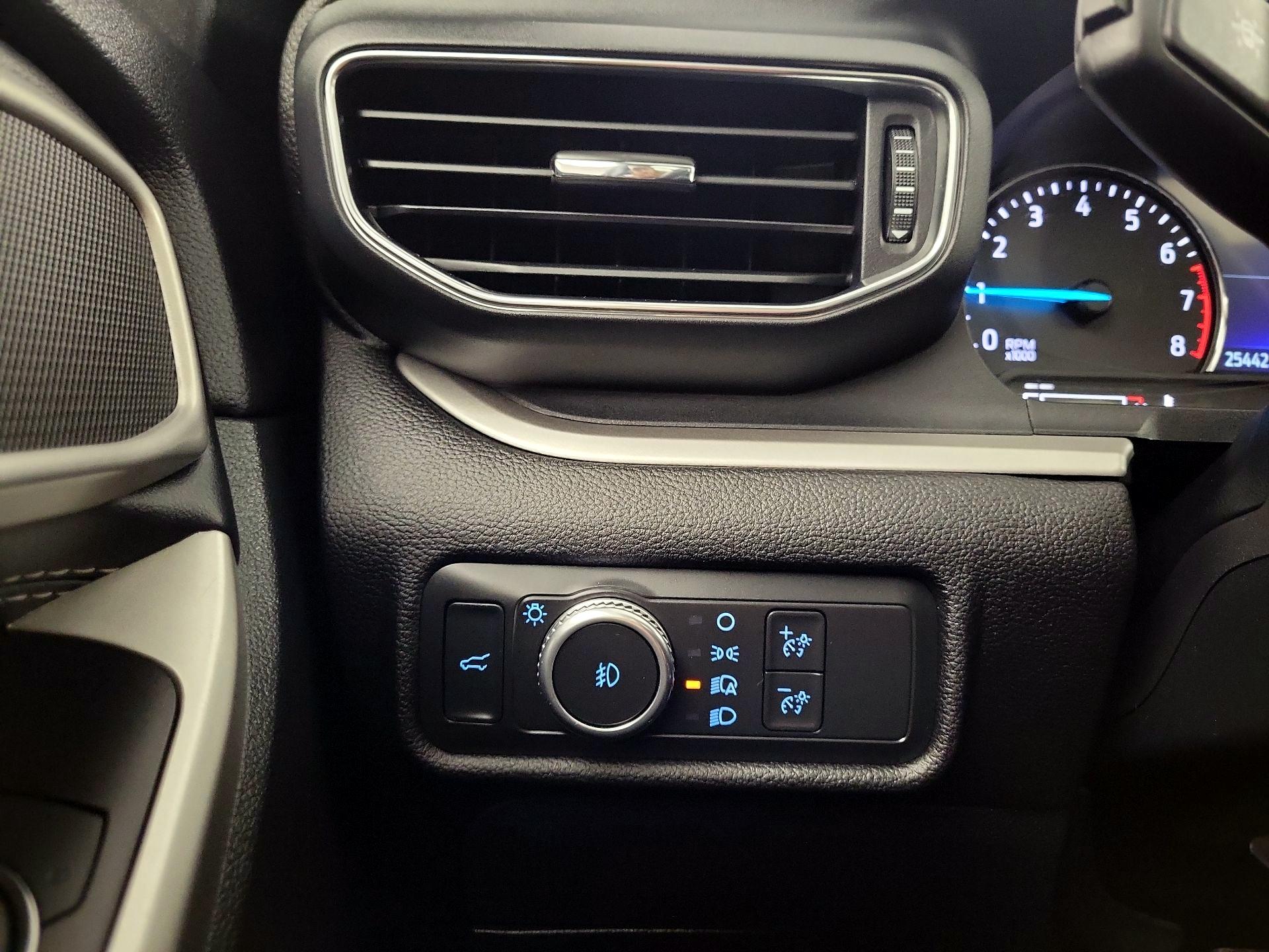 Thumbnail: 2021 Ford Explorer - 11