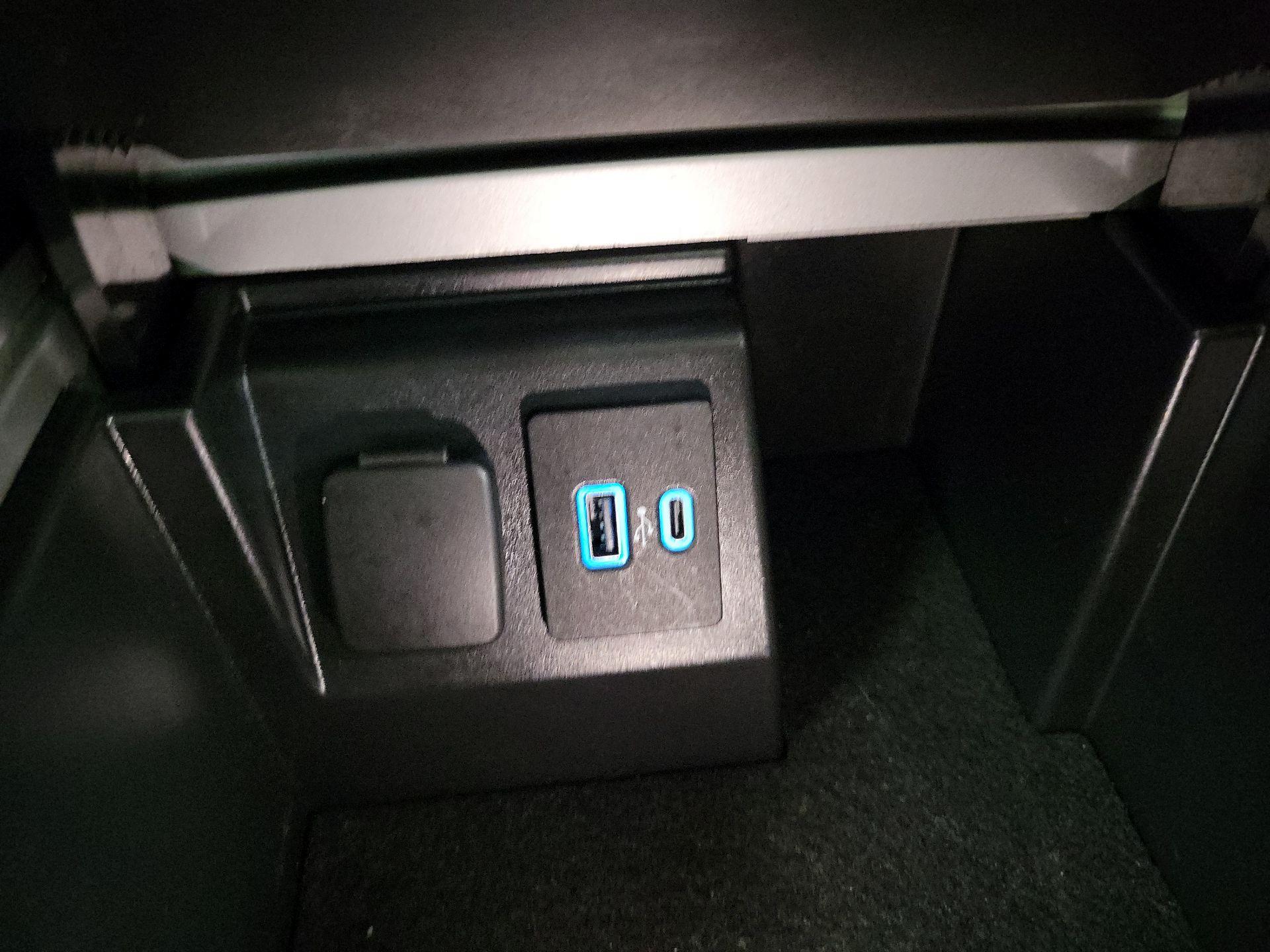 Thumbnail: 2021 Ford Explorer - 17