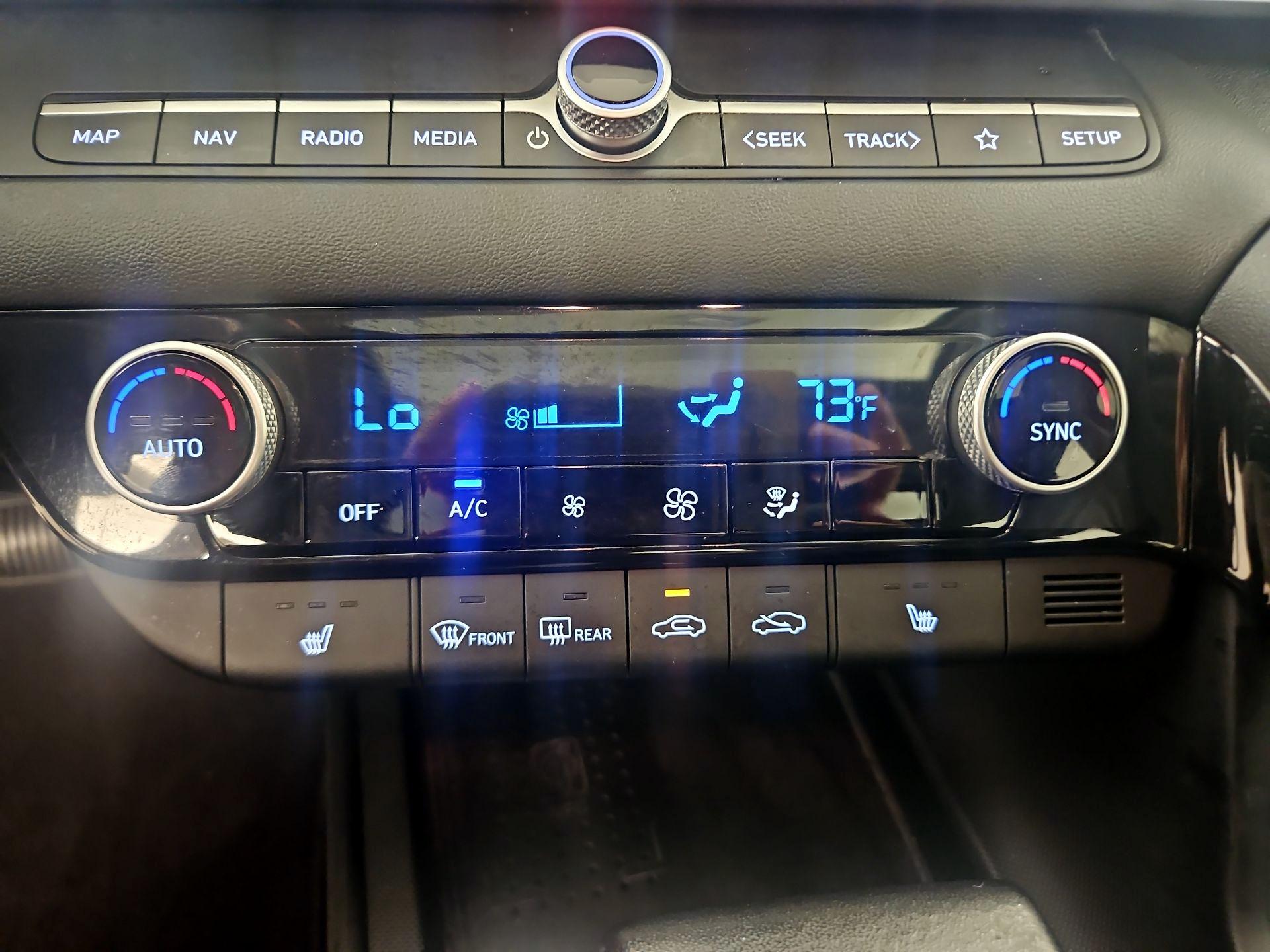 Thumbnail: 2022 Hyundai Elantra - 17