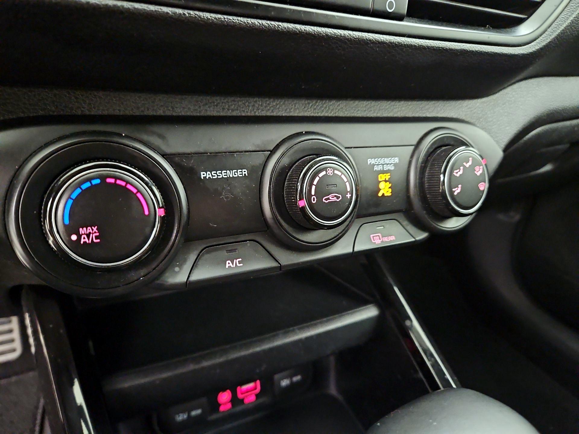 Thumbnail: 2021 Kia Forte - 16