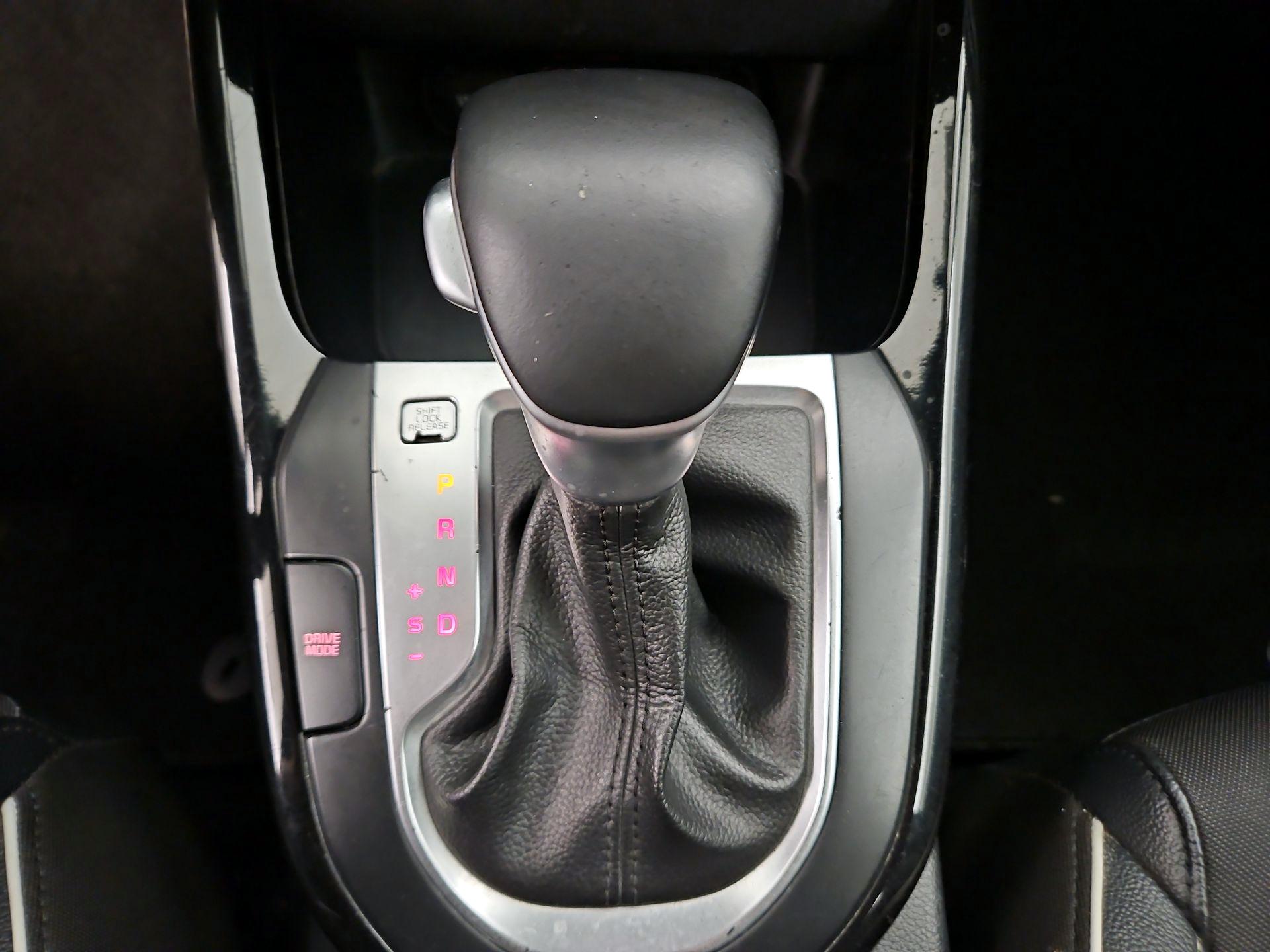 Thumbnail: 2021 Kia Forte - 17