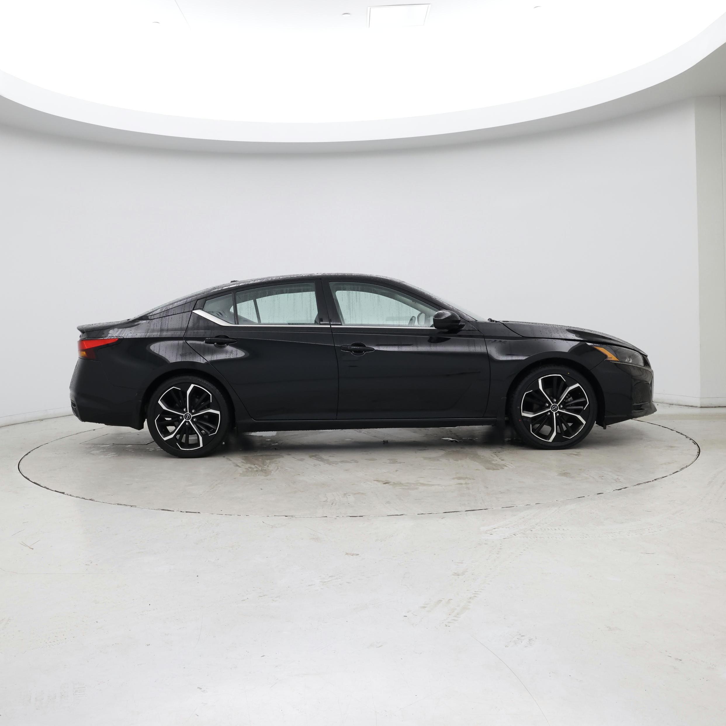 Thumbnail: 2023 Nissan Altima - 7