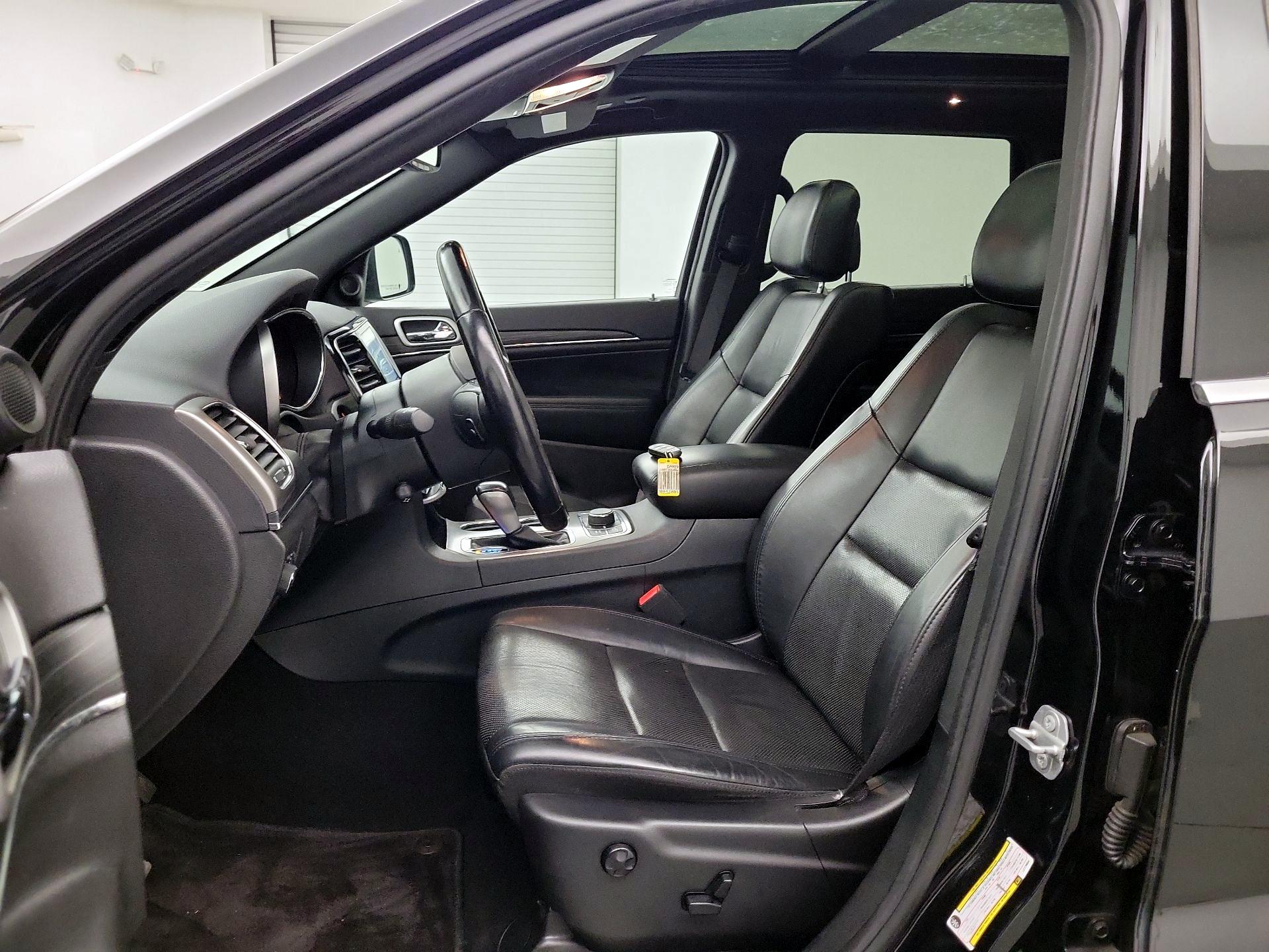 Thumbnail: 2020 Jeep Grand Cherokee - 9