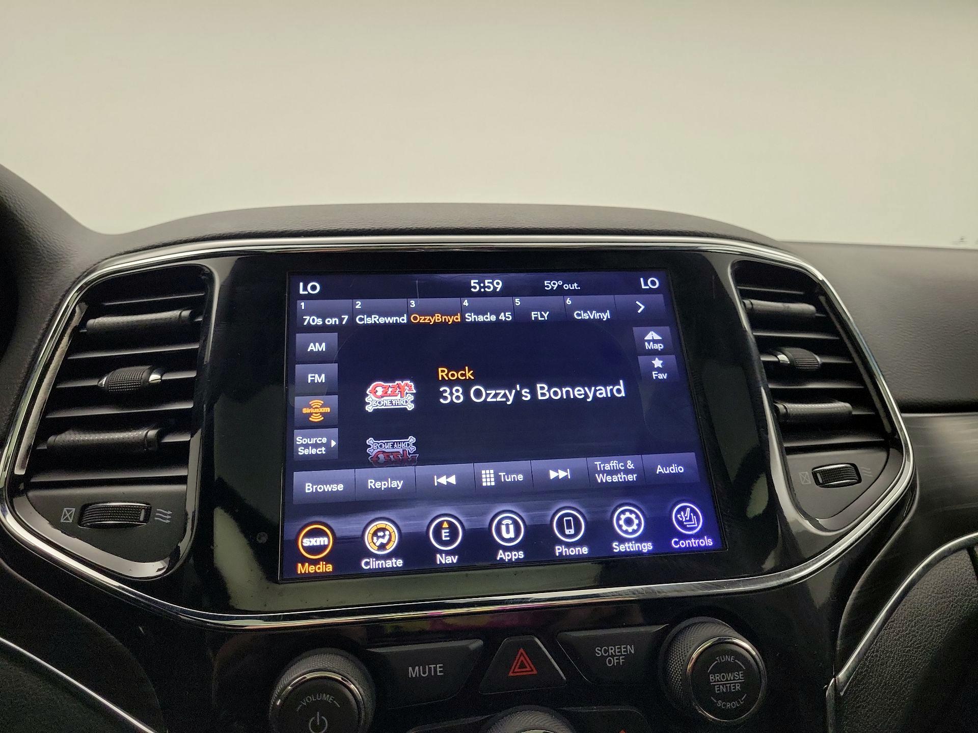 Thumbnail: 2020 Jeep Grand Cherokee - 14