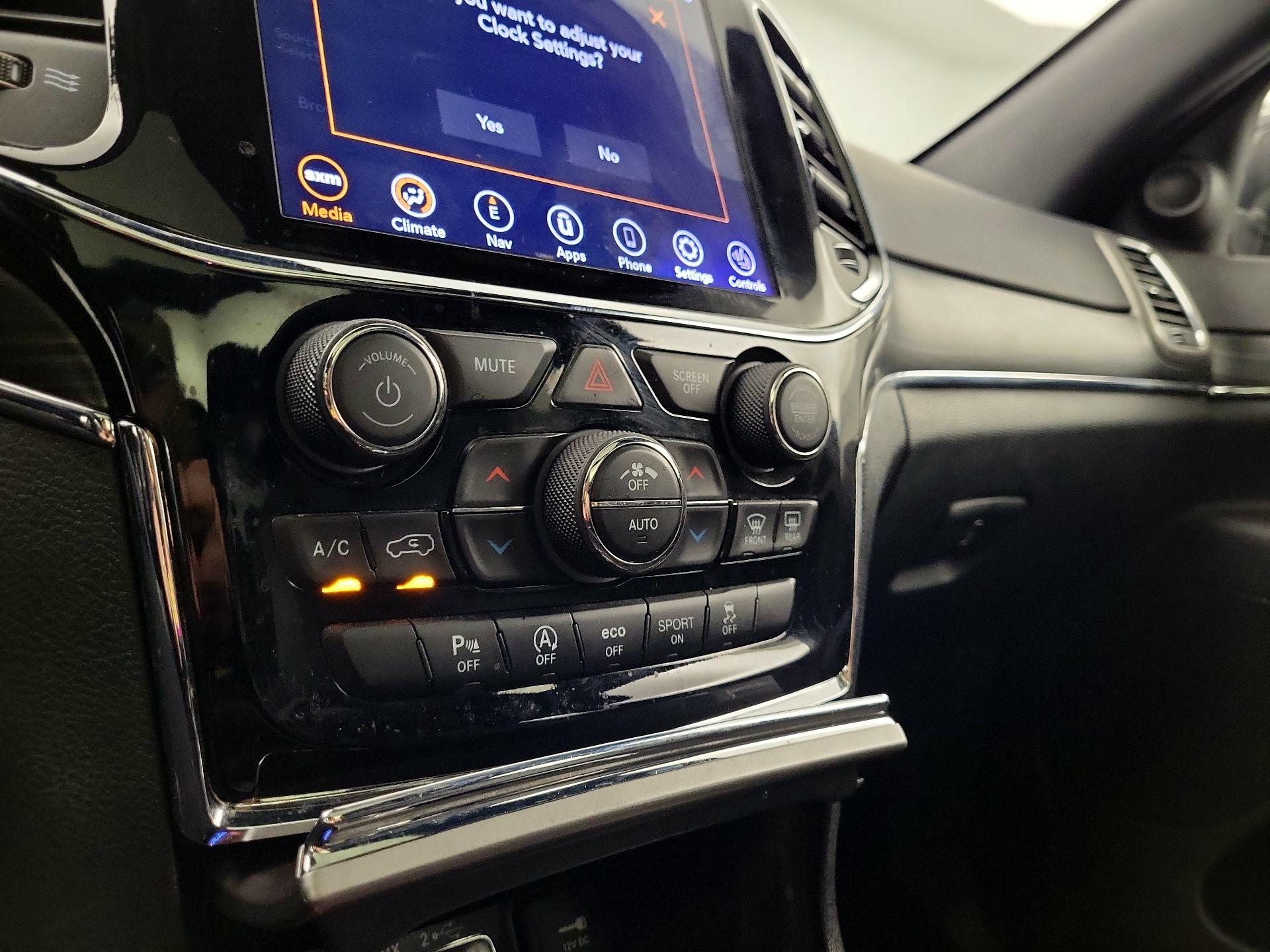 Thumbnail: 2020 Jeep Grand Cherokee - 15