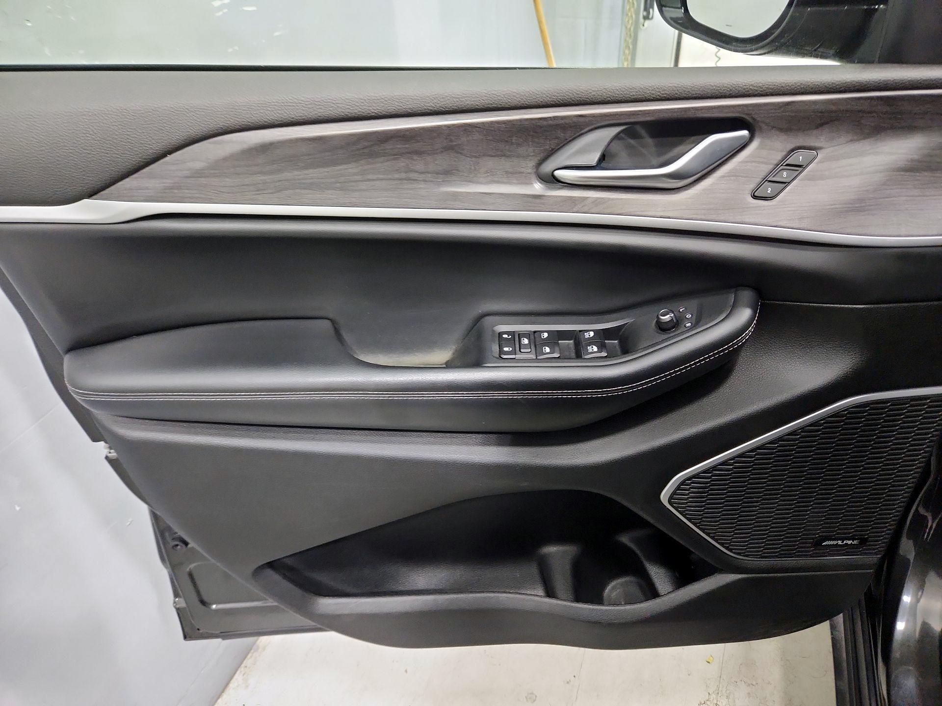 Thumbnail: 2022 Jeep Grand Cherokee L - 12