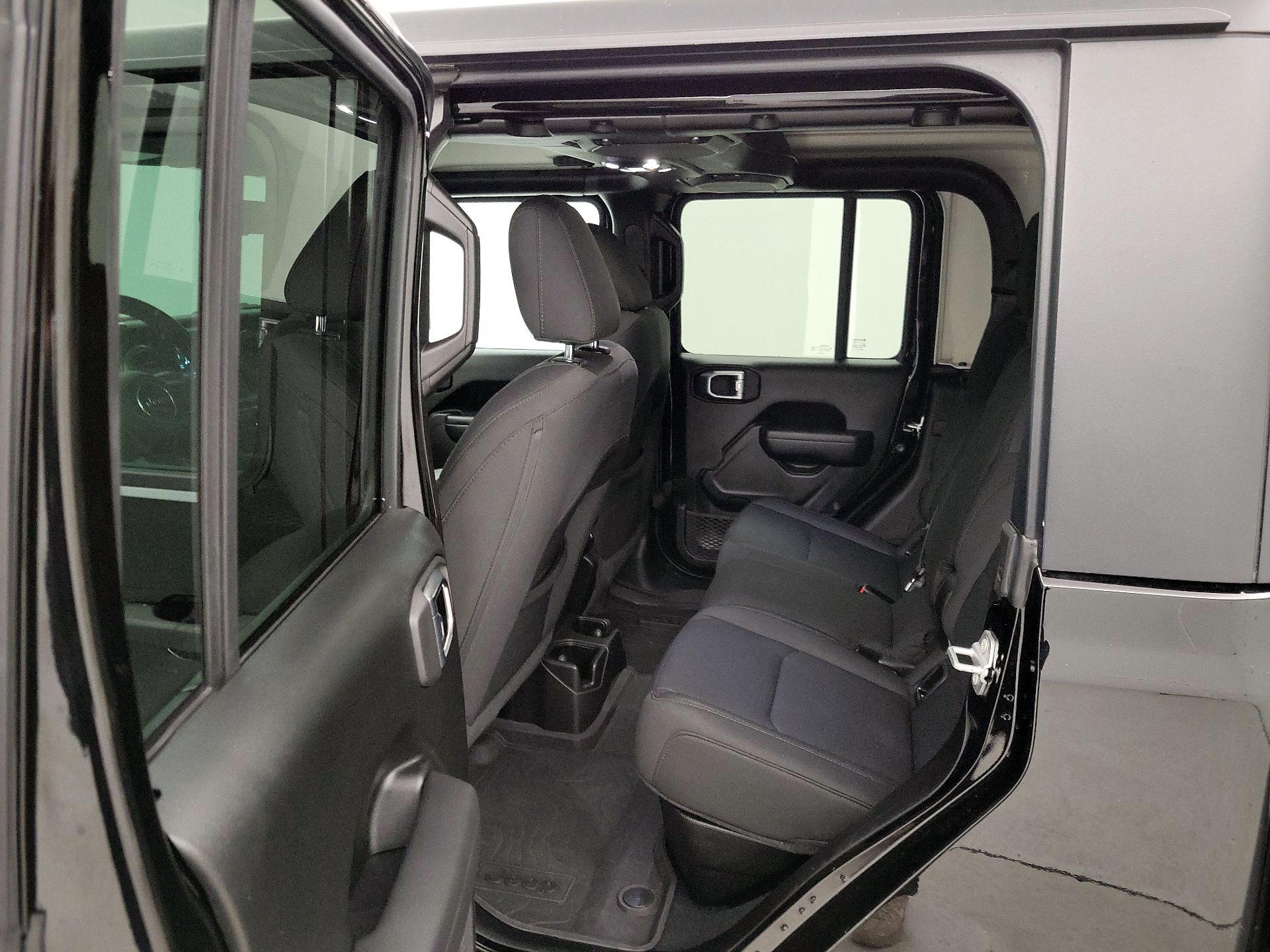 Thumbnail: 2022 Jeep Gladiator - 19