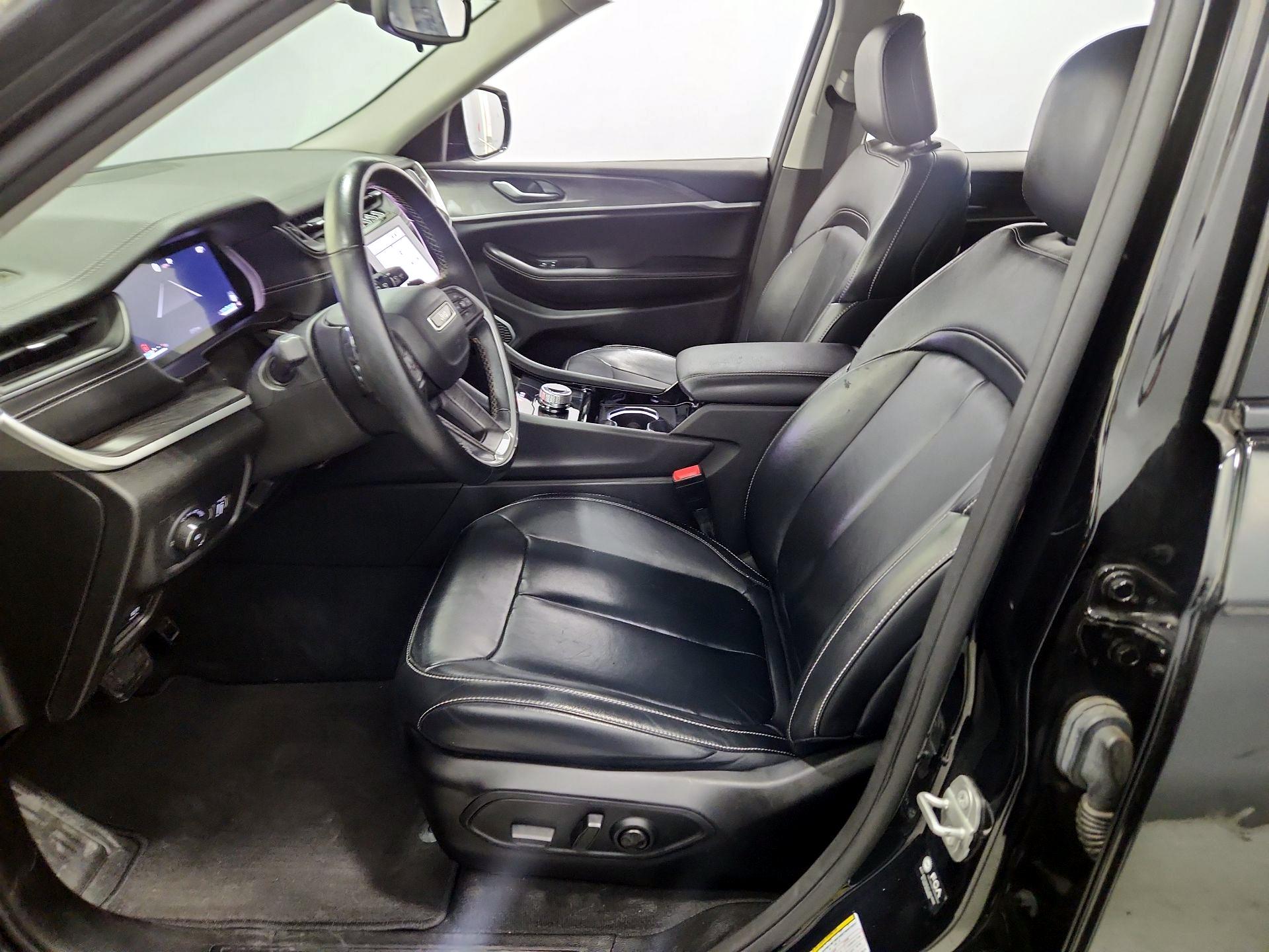 Thumbnail: 2022 Jeep Grand Cherokee L - 11