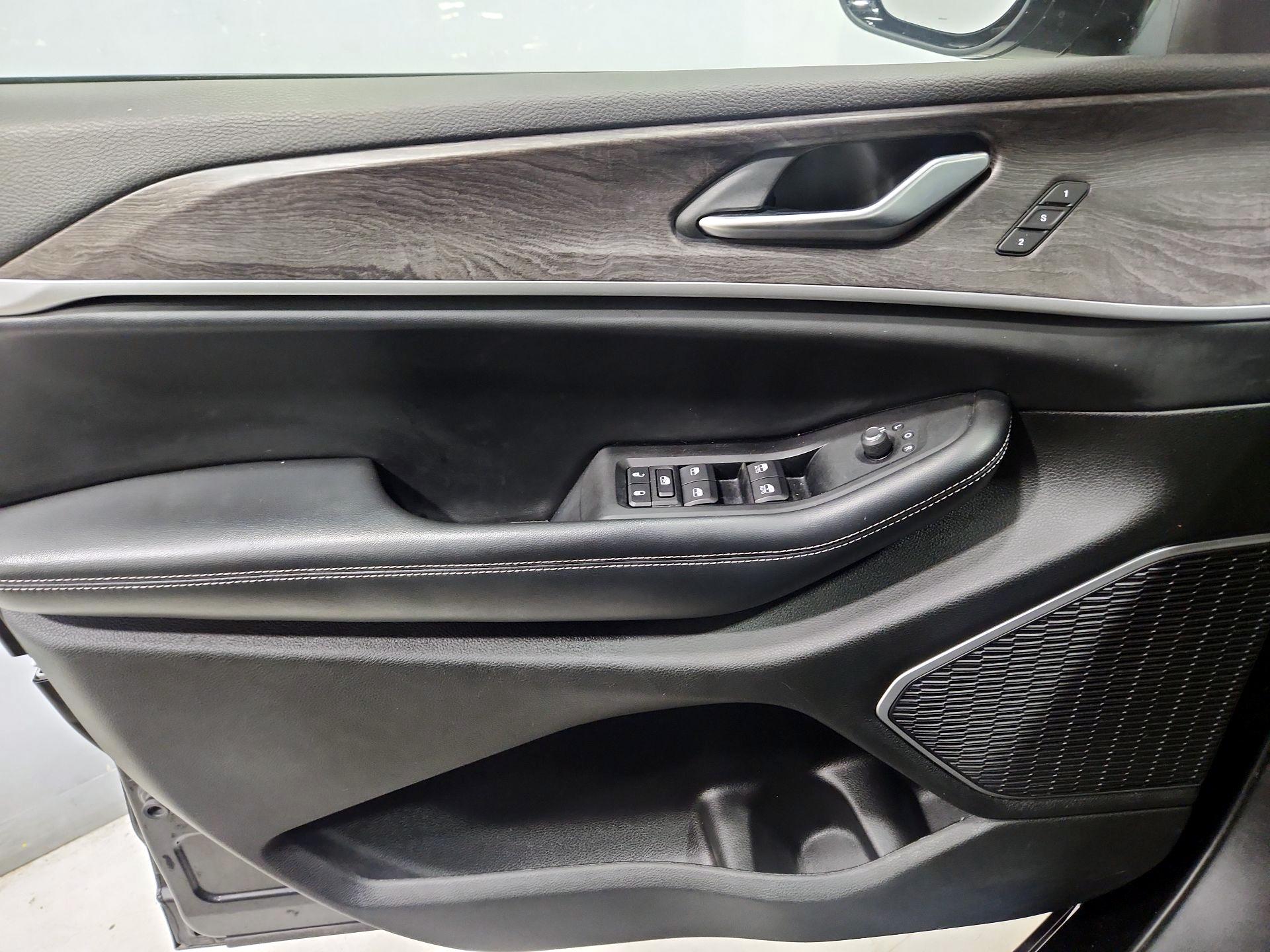 Thumbnail: 2022 Jeep Grand Cherokee L - 12