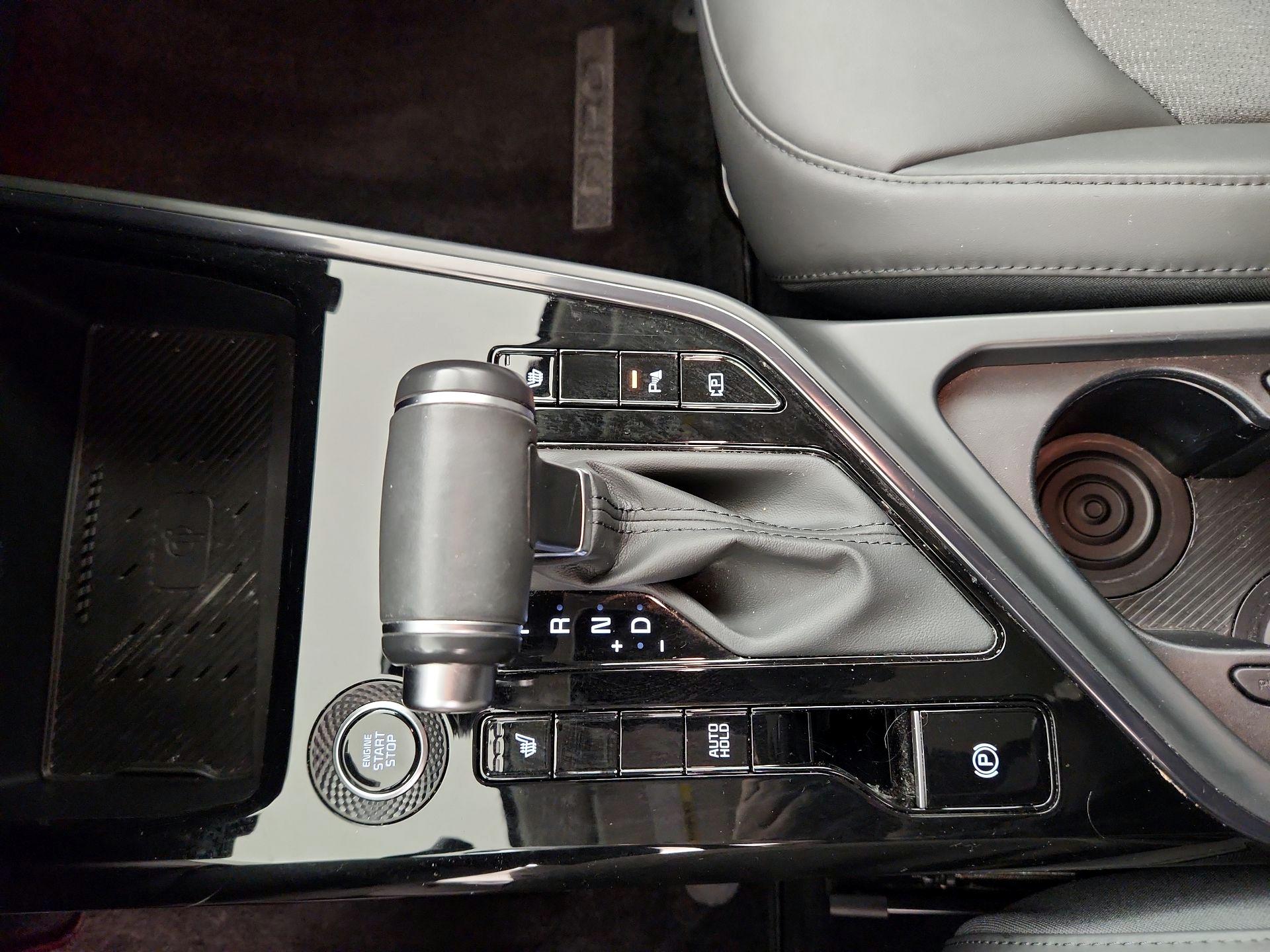 Thumbnail: 2023 Kia Niro - 18