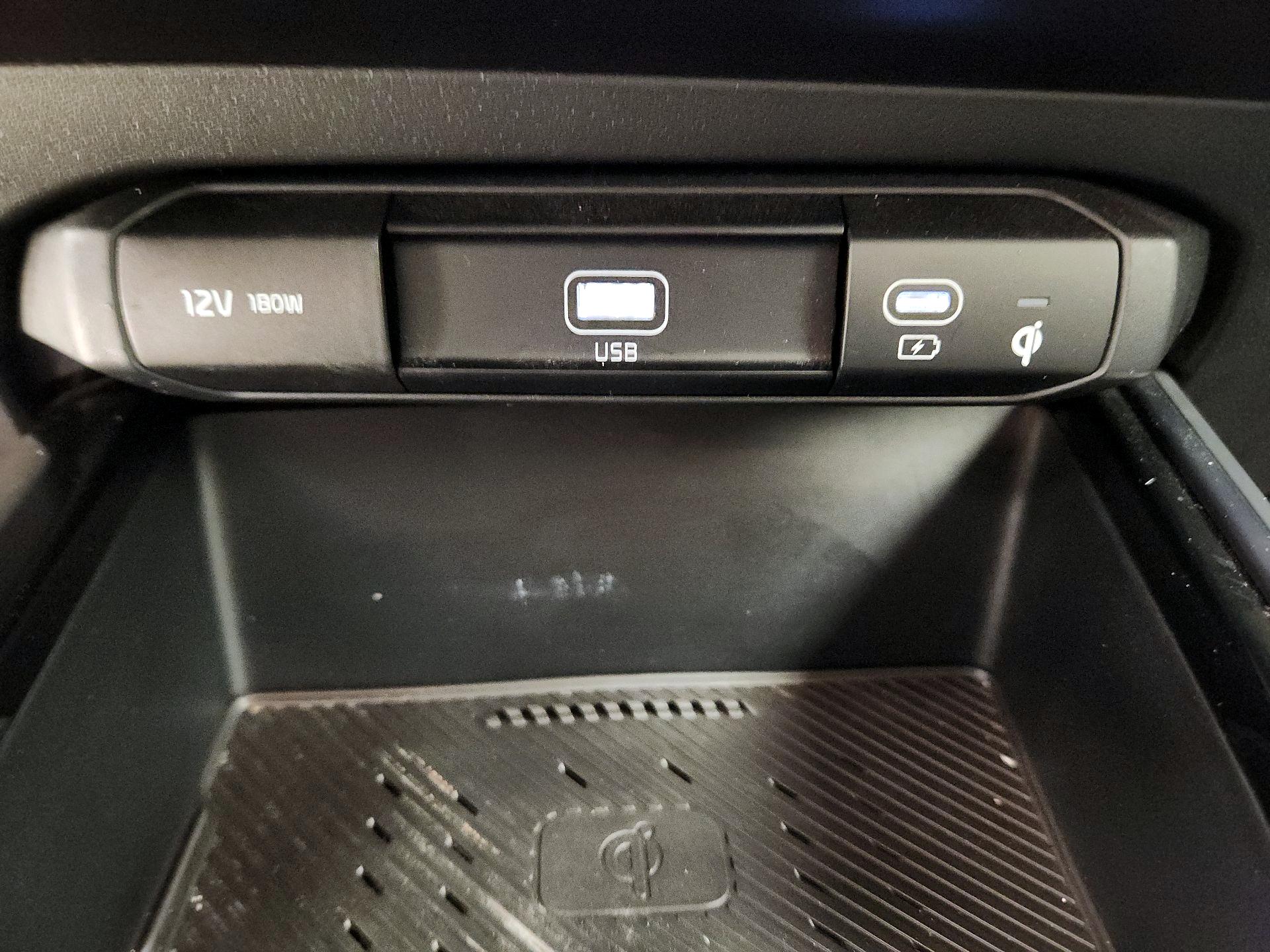 Thumbnail: 2023 Kia Niro - 19