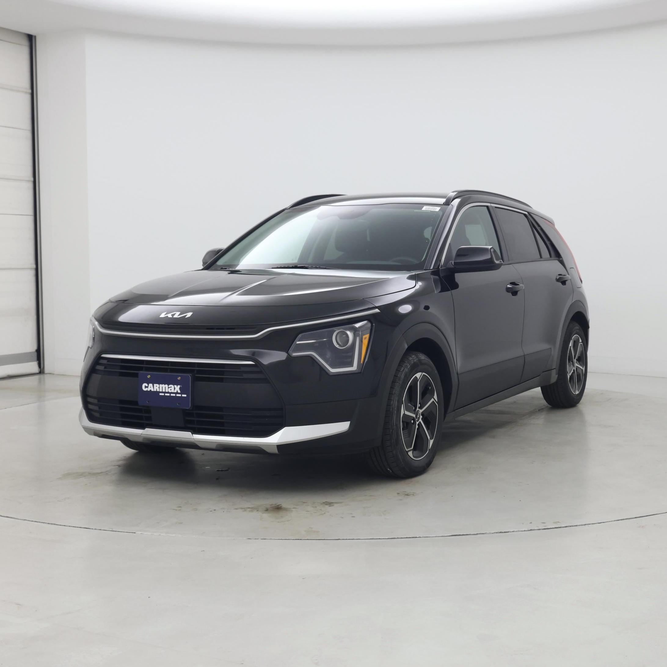 Thumbnail: 2023 Kia Niro - 4