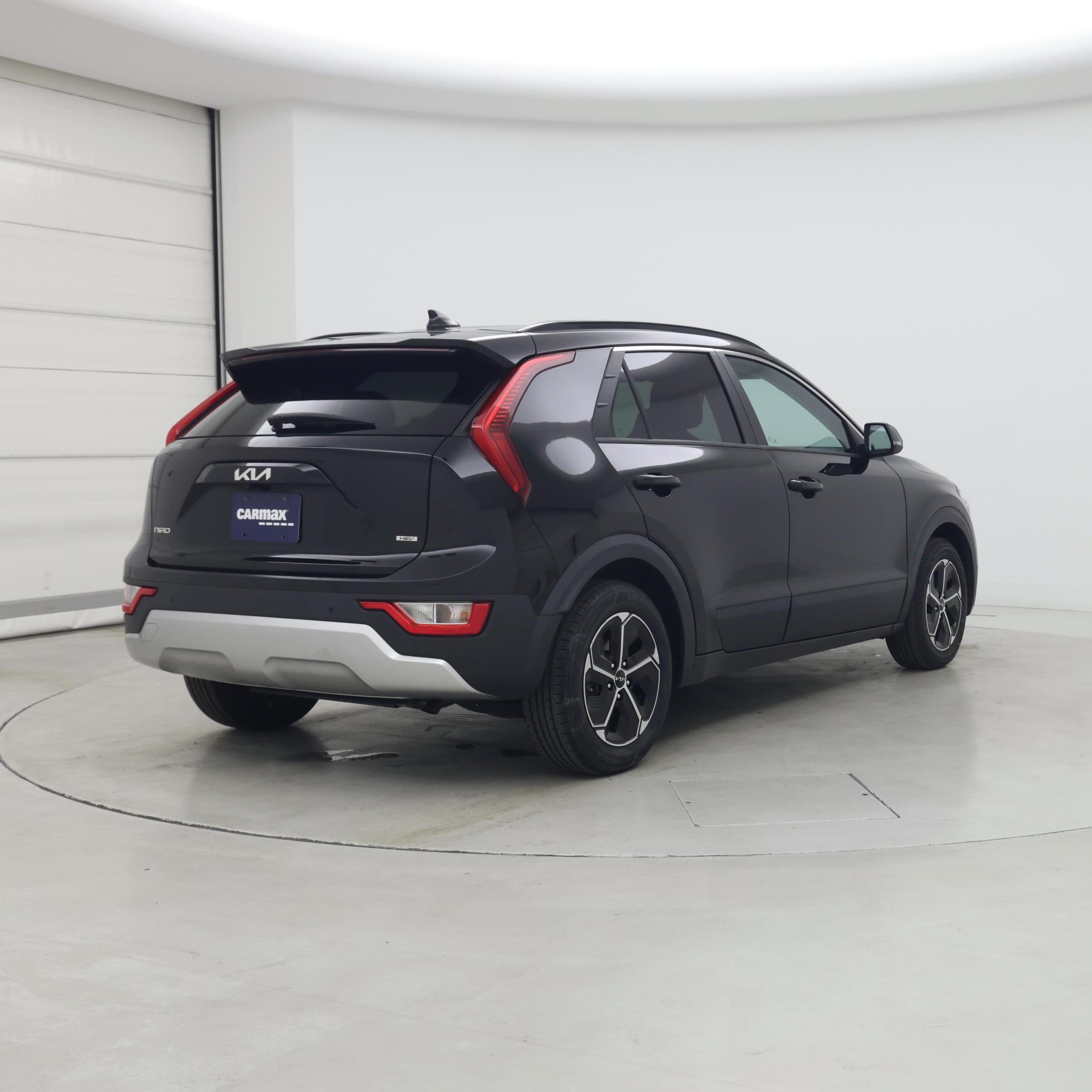 Thumbnail: 2023 Kia Niro - 8