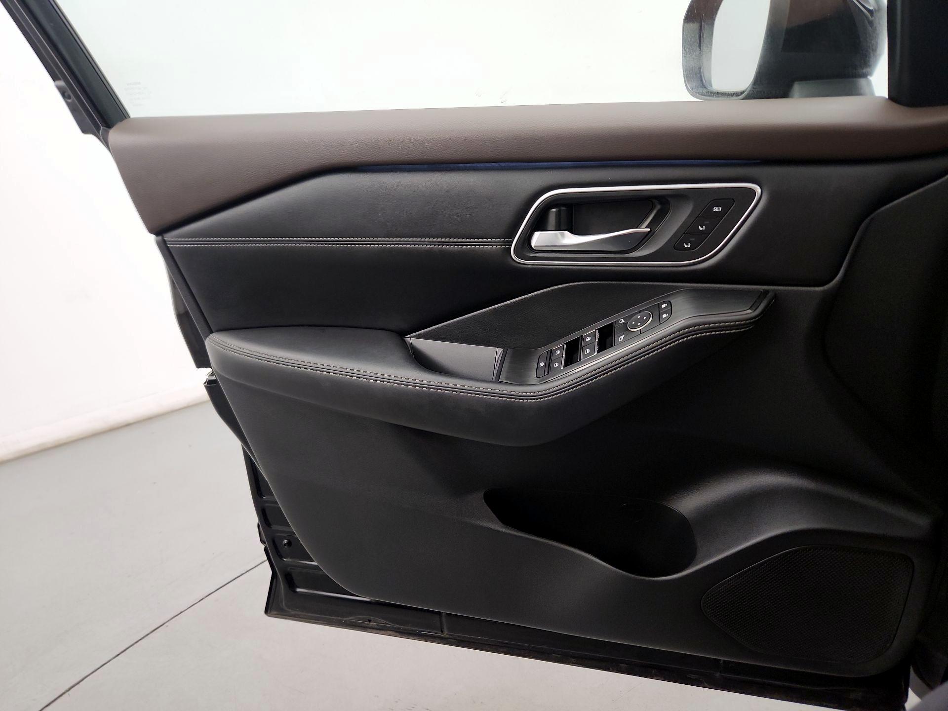 Thumbnail: 2023 Nissan Rogue - 10