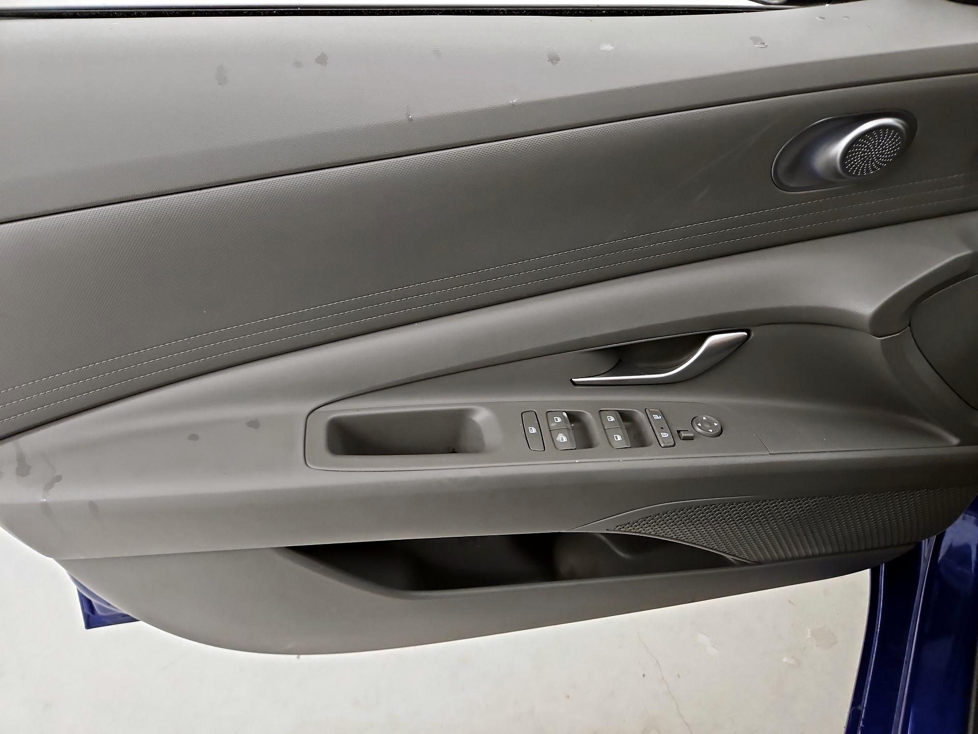 Thumbnail: 2023 Hyundai Elantra - 12