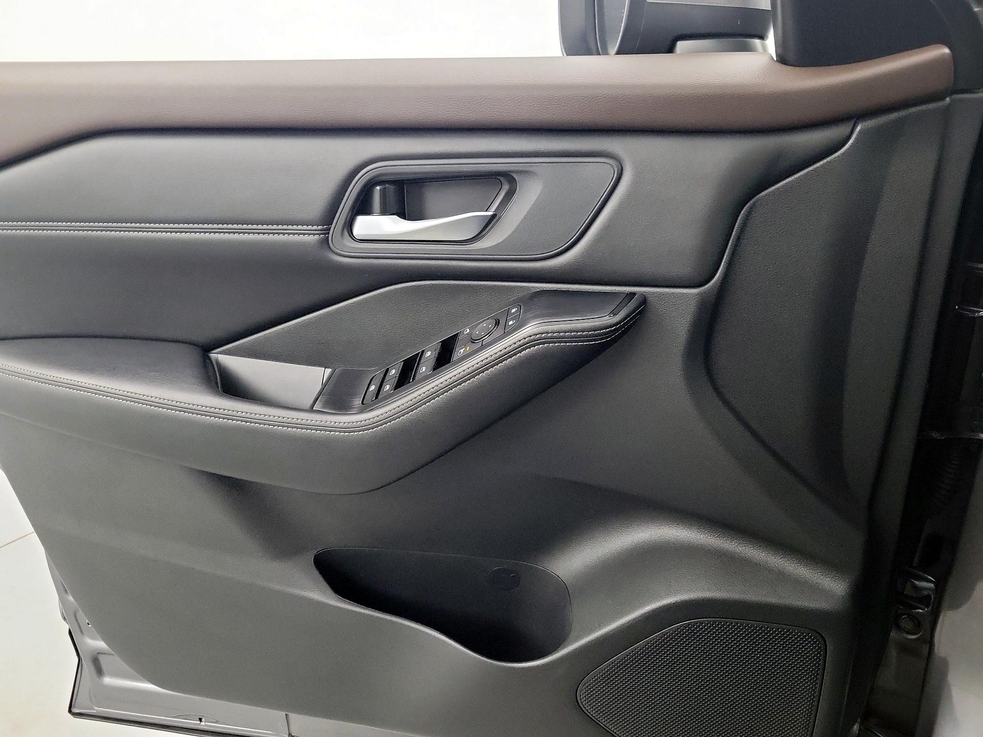 Thumbnail: 2023 Nissan Rogue - 12