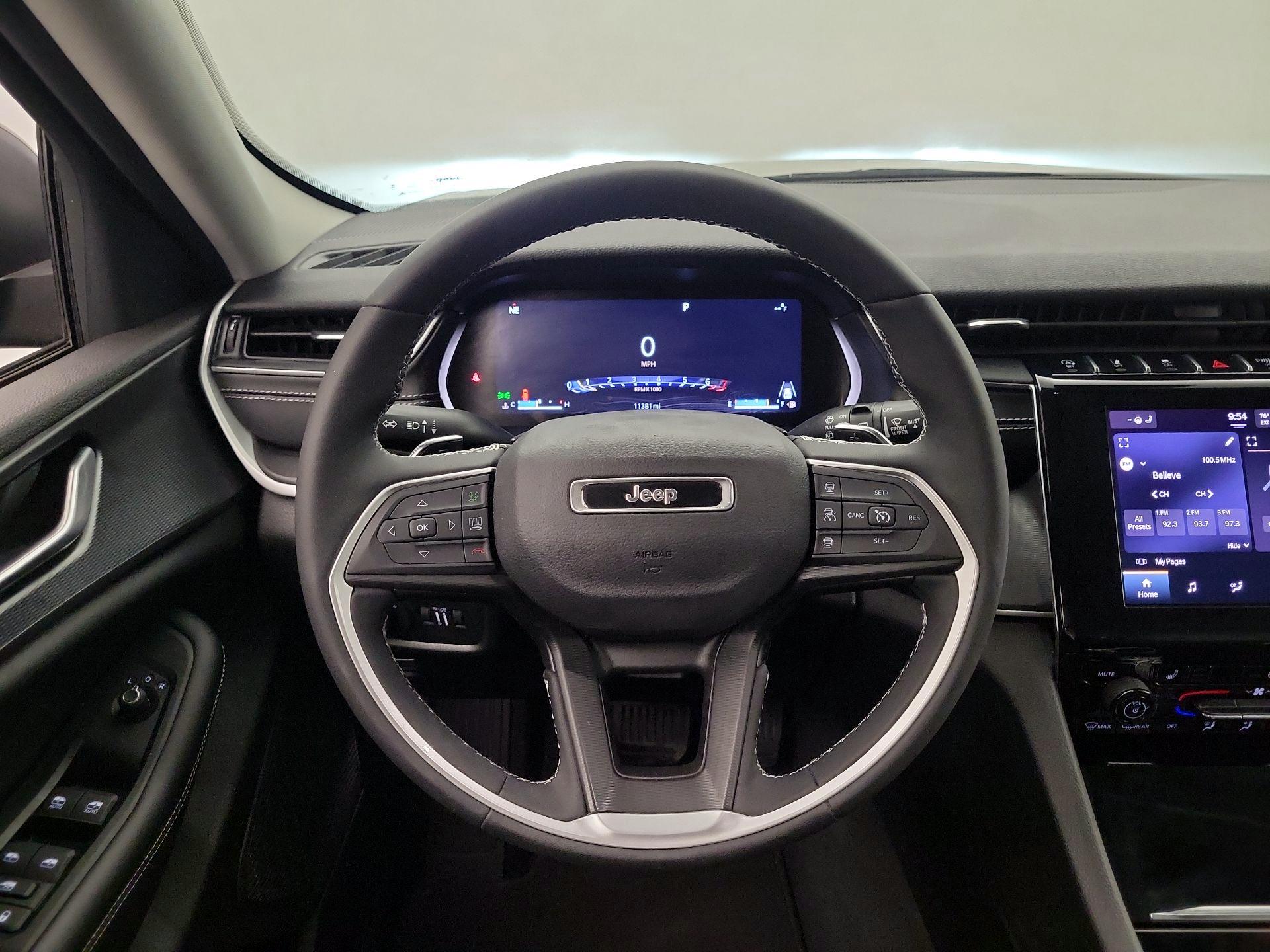 Thumbnail: 2023 Jeep Grand Cherokee - 10