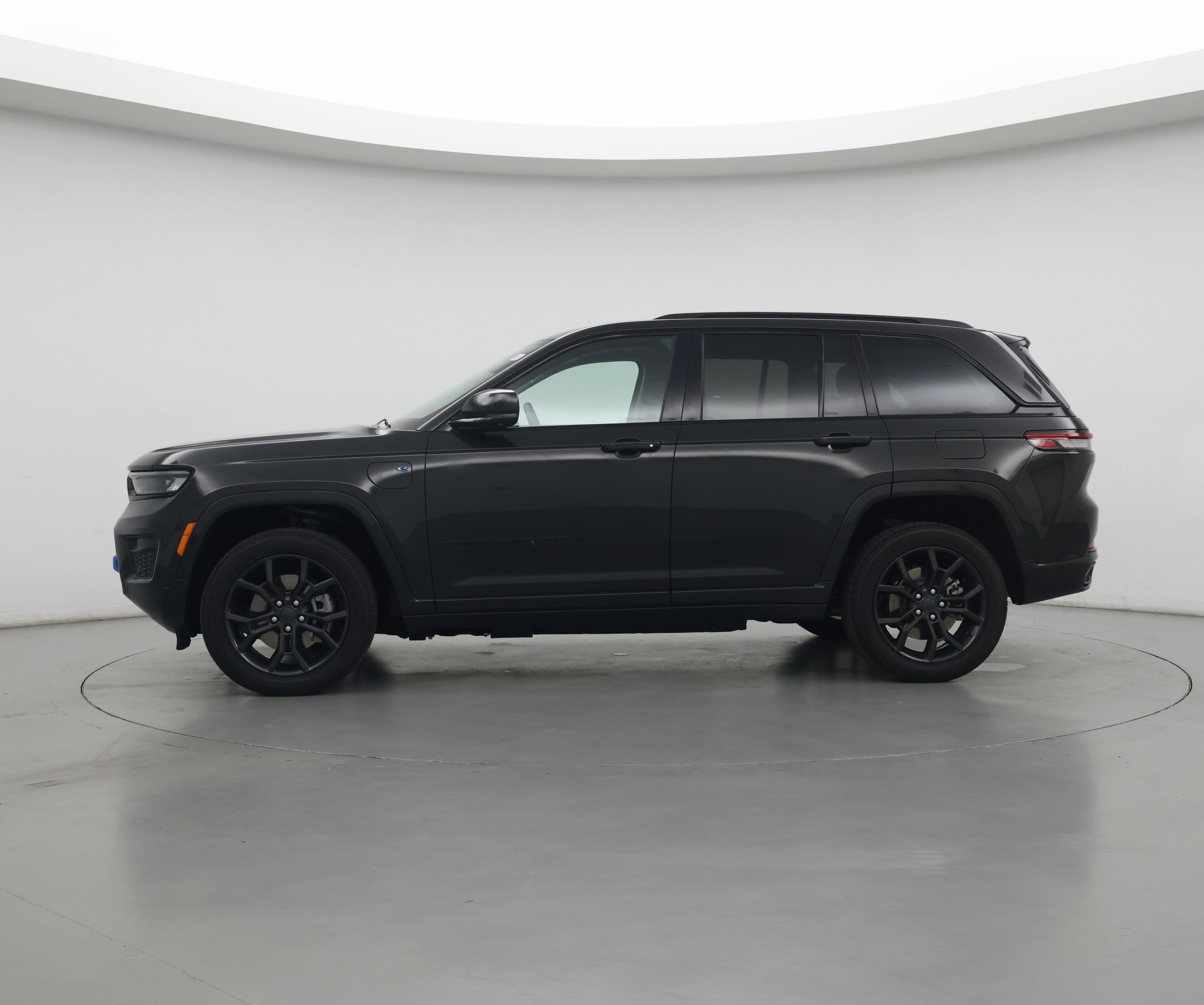 Thumbnail: 2023 Jeep Grand Cherokee - 3