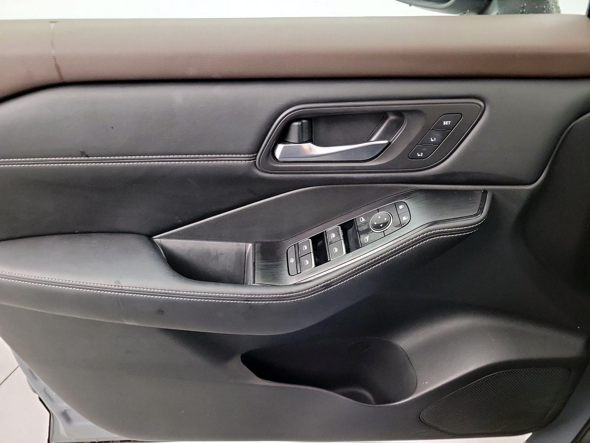 Thumbnail: 2022 Nissan Rogue - 10