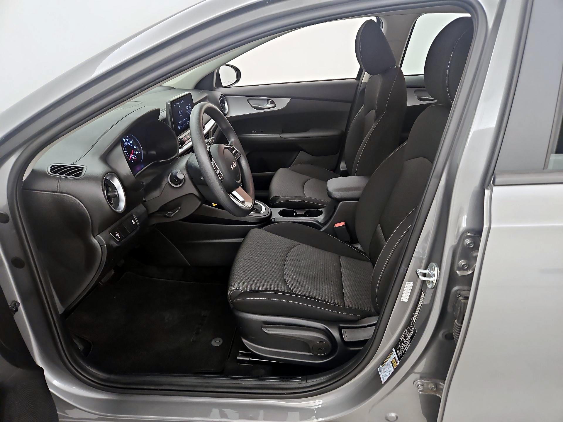 Thumbnail: 2022 Kia Forte - 11