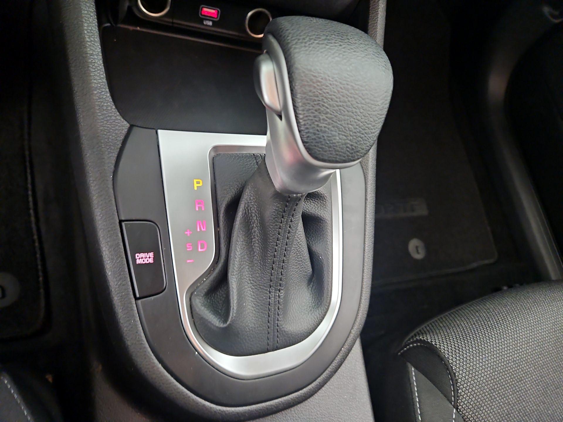 Thumbnail: 2022 Kia Forte - 17