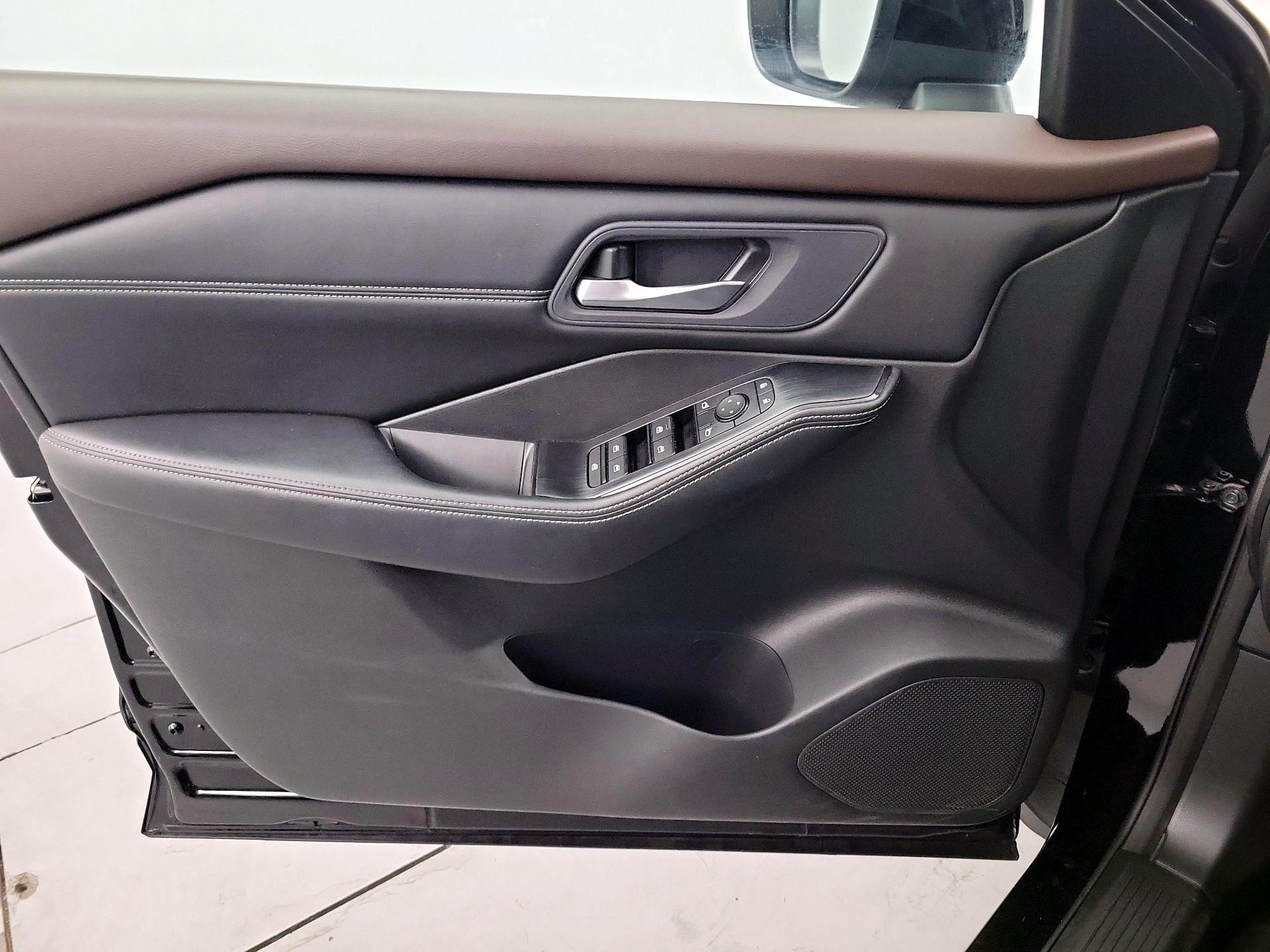 Thumbnail: 2023 Nissan Rogue - 12