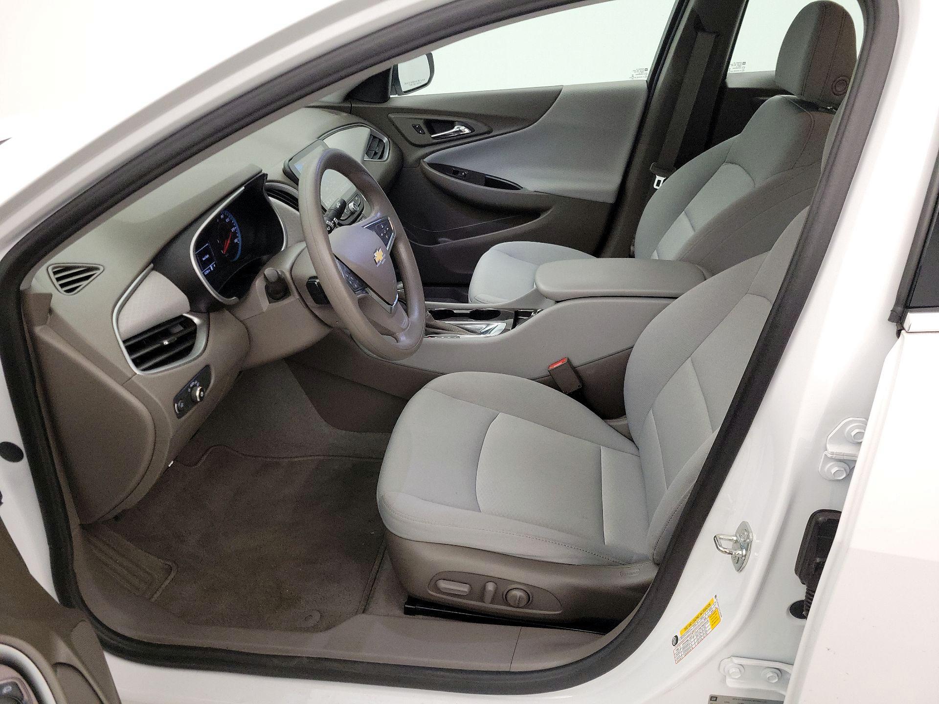 Thumbnail: 2020 Chevrolet Malibu - 11