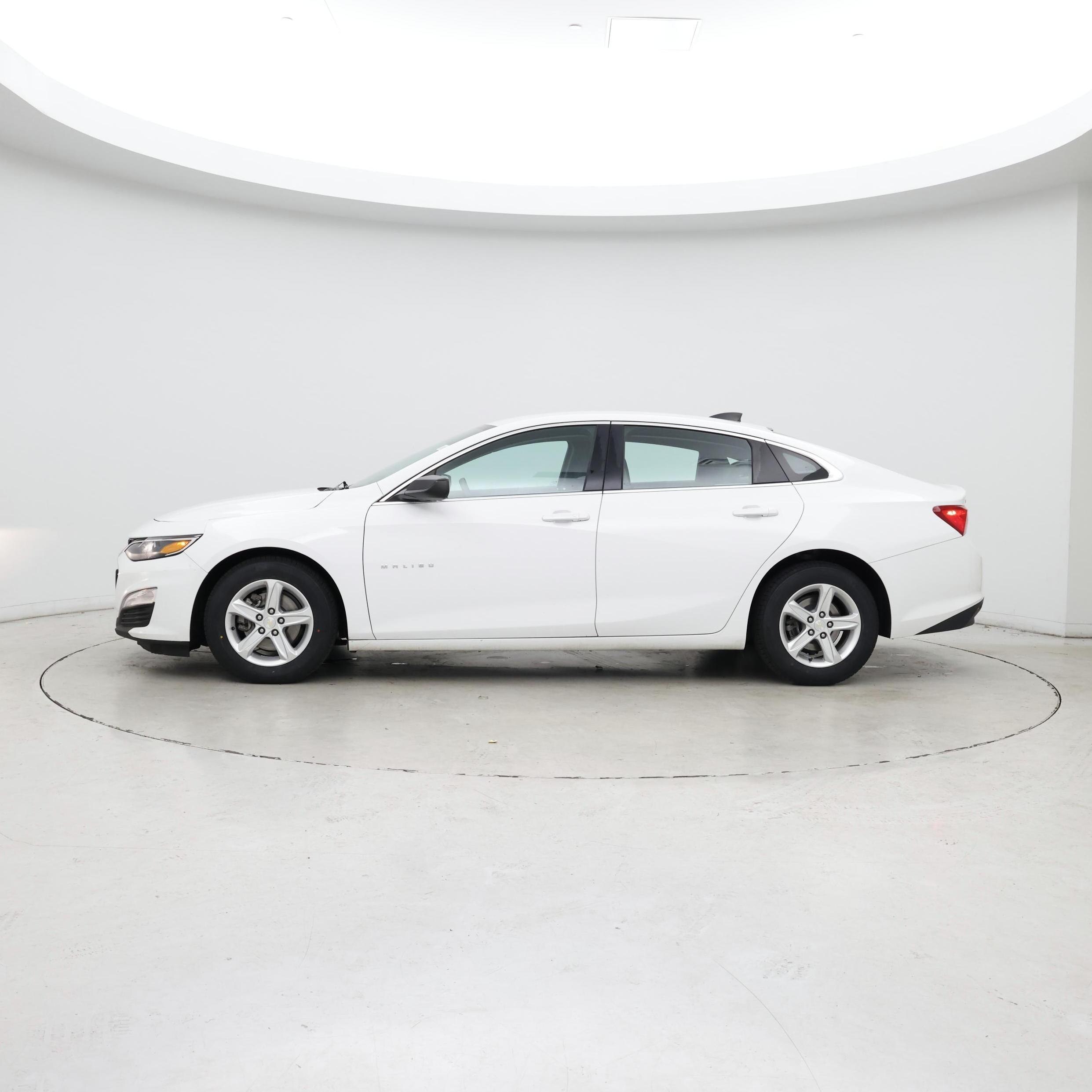 Thumbnail: 2020 Chevrolet Malibu - 3