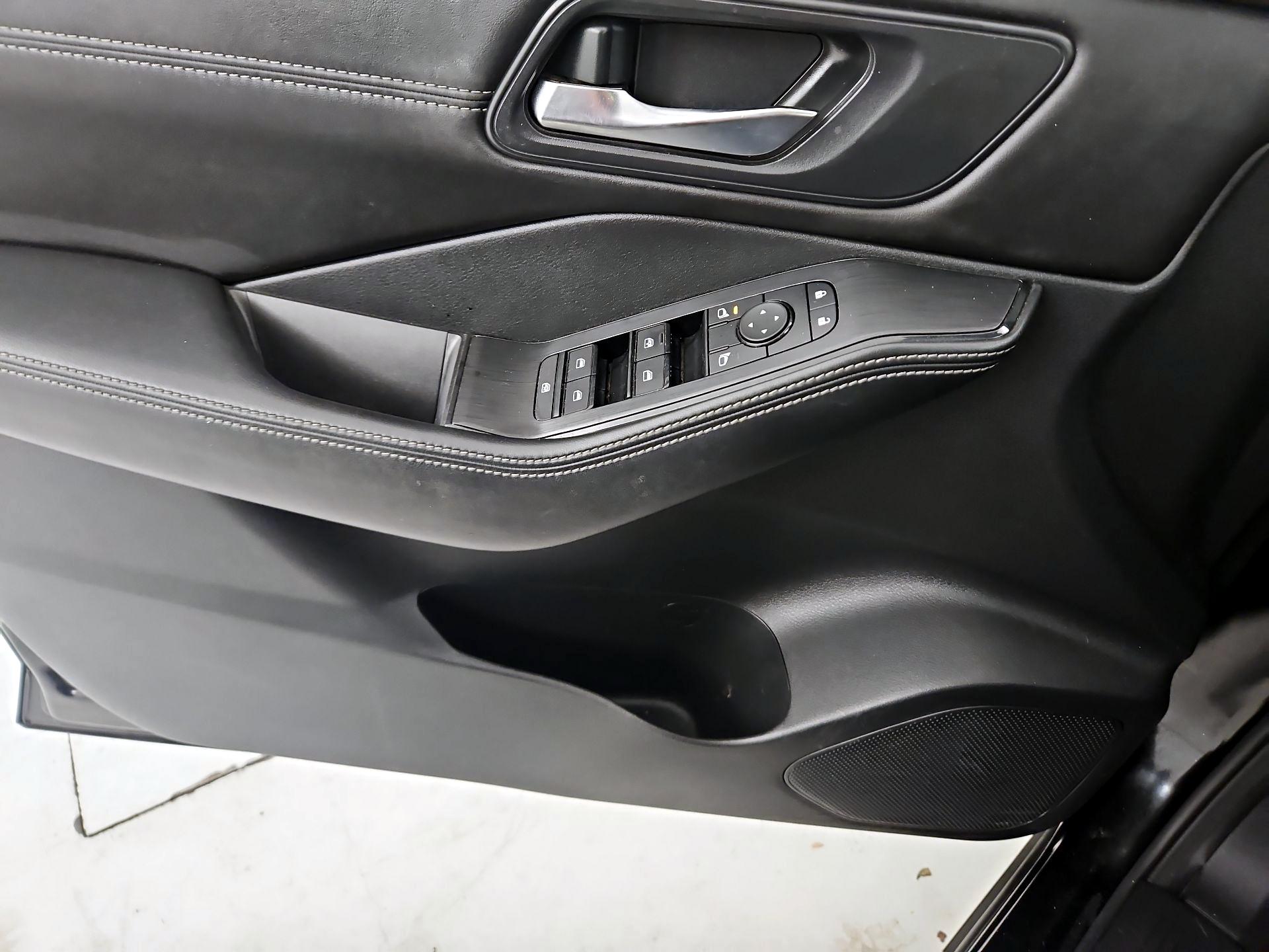 Thumbnail: 2022 Nissan Rogue - 12